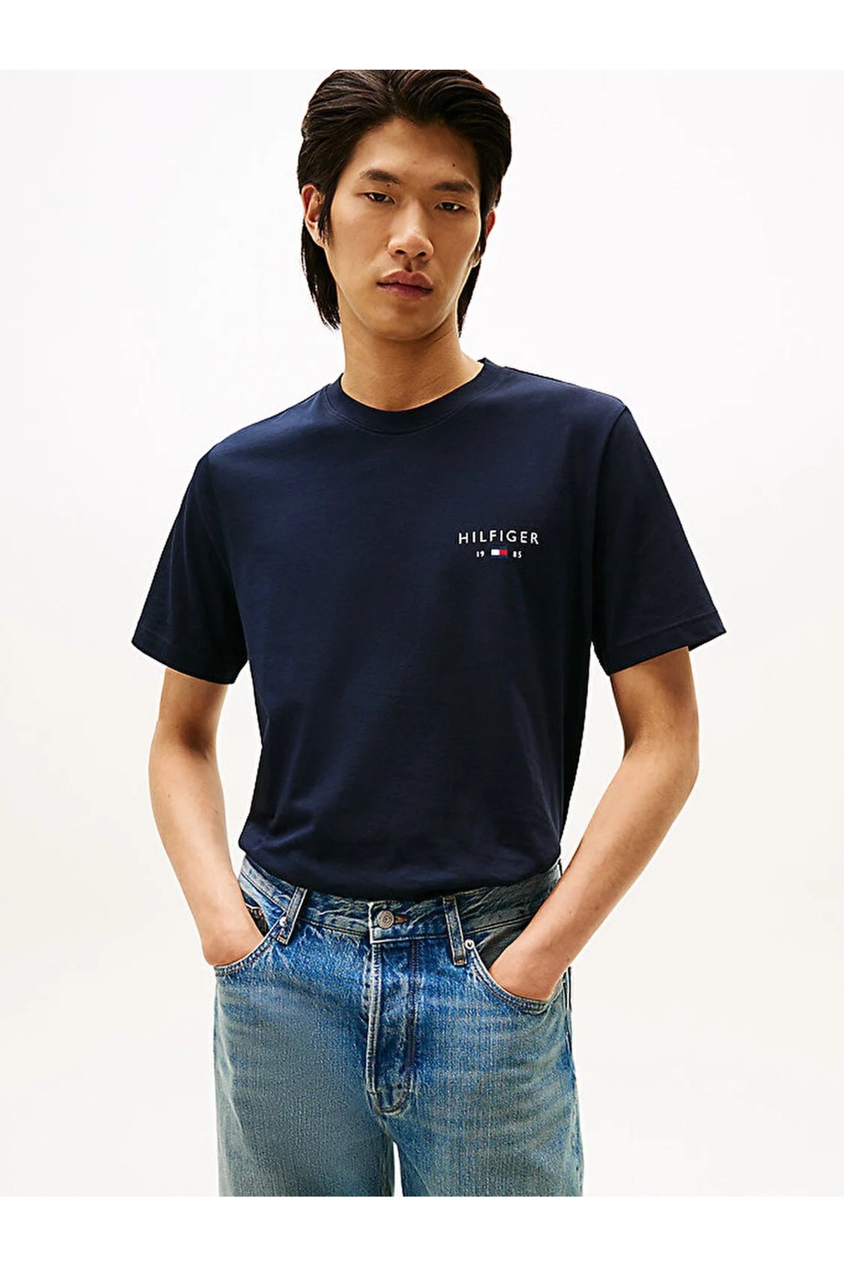 تامی هیلفیگر تی‌شرت آبی مردانه برند لاو مدل Small Hilfiger - MW0MW41456