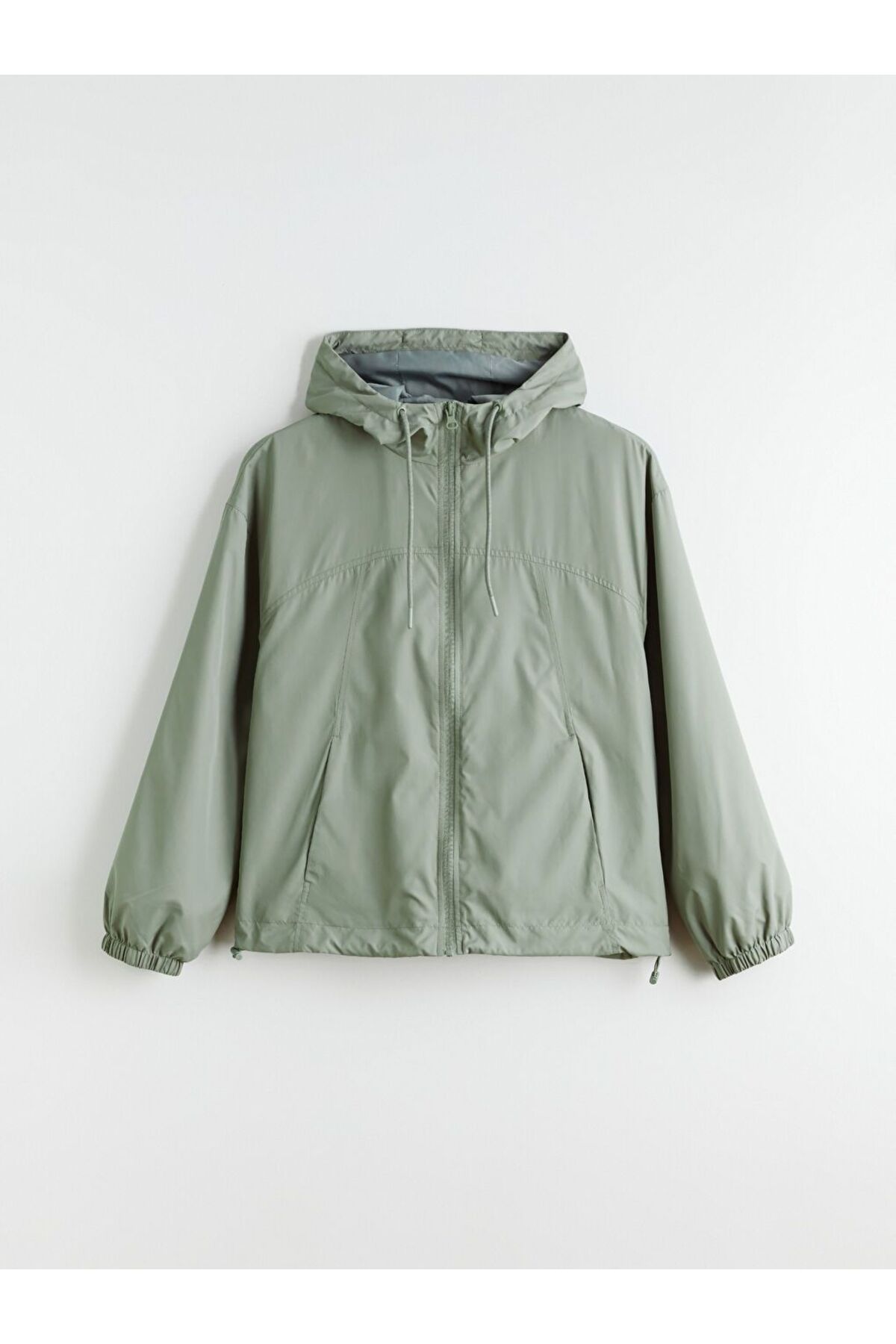 LC Waikiki  Kapüşonlu Oversize Kadın Yağmurluk - Görsel 6