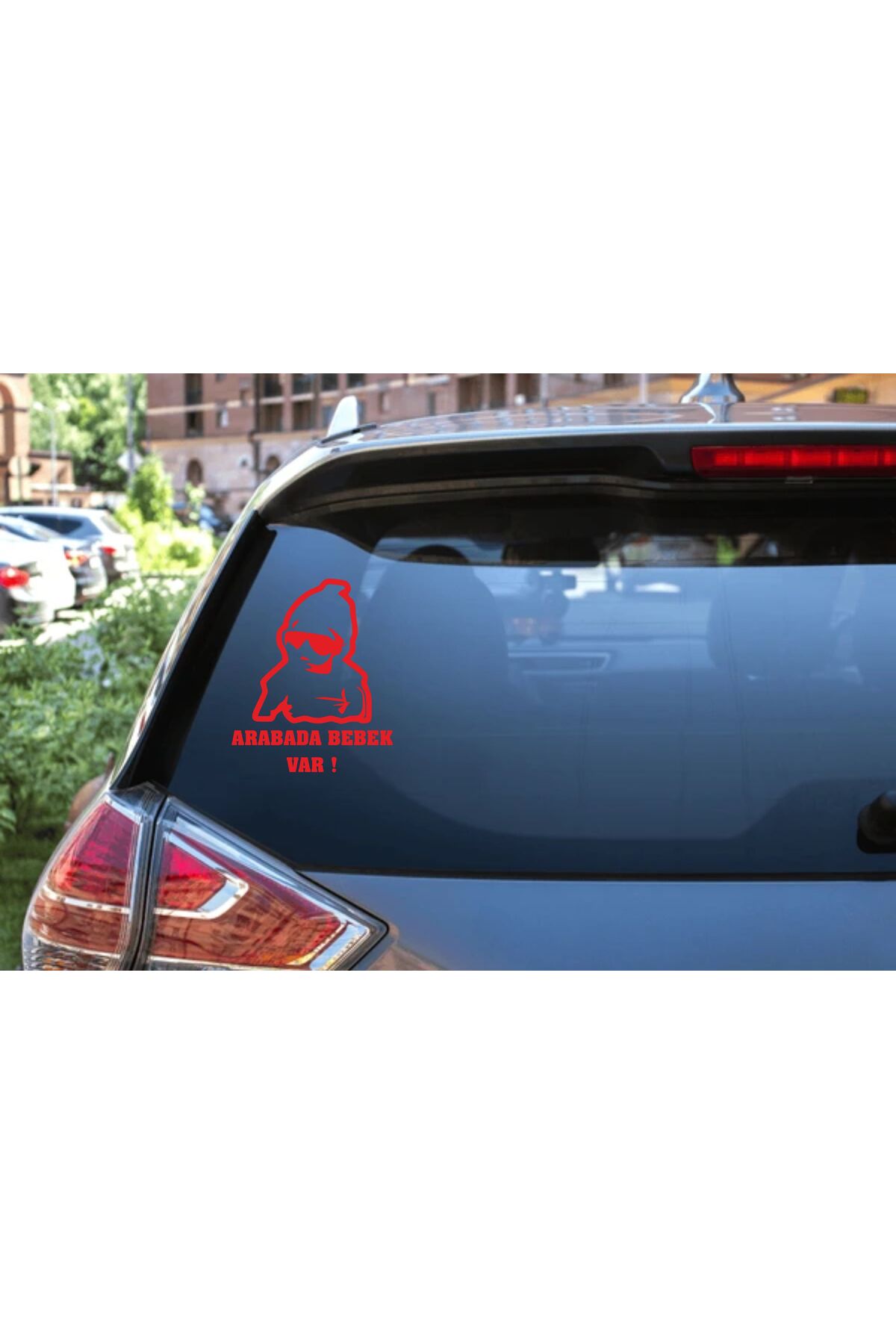 Arabada Bebek Var Cam Sticker 15x18 Cm