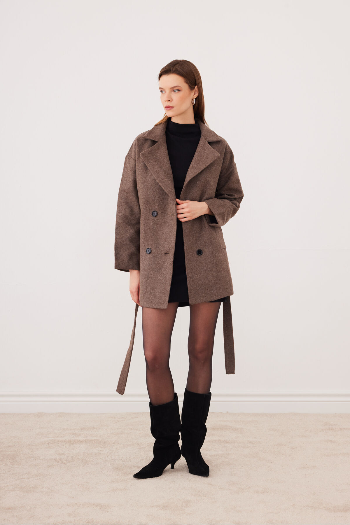 SevdeUgur  Kadın Vizon Oversize Kısa Kaşe Kaban Kemerli Astarlı - Sevde Ugur - Görsel 8