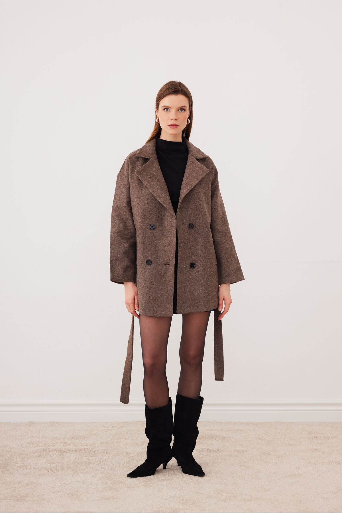 SevdeUgur  Kadın Vizon Oversize Kısa Kaşe Kaban Kemerli Astarlı - Sevde Ugur - Görsel 4