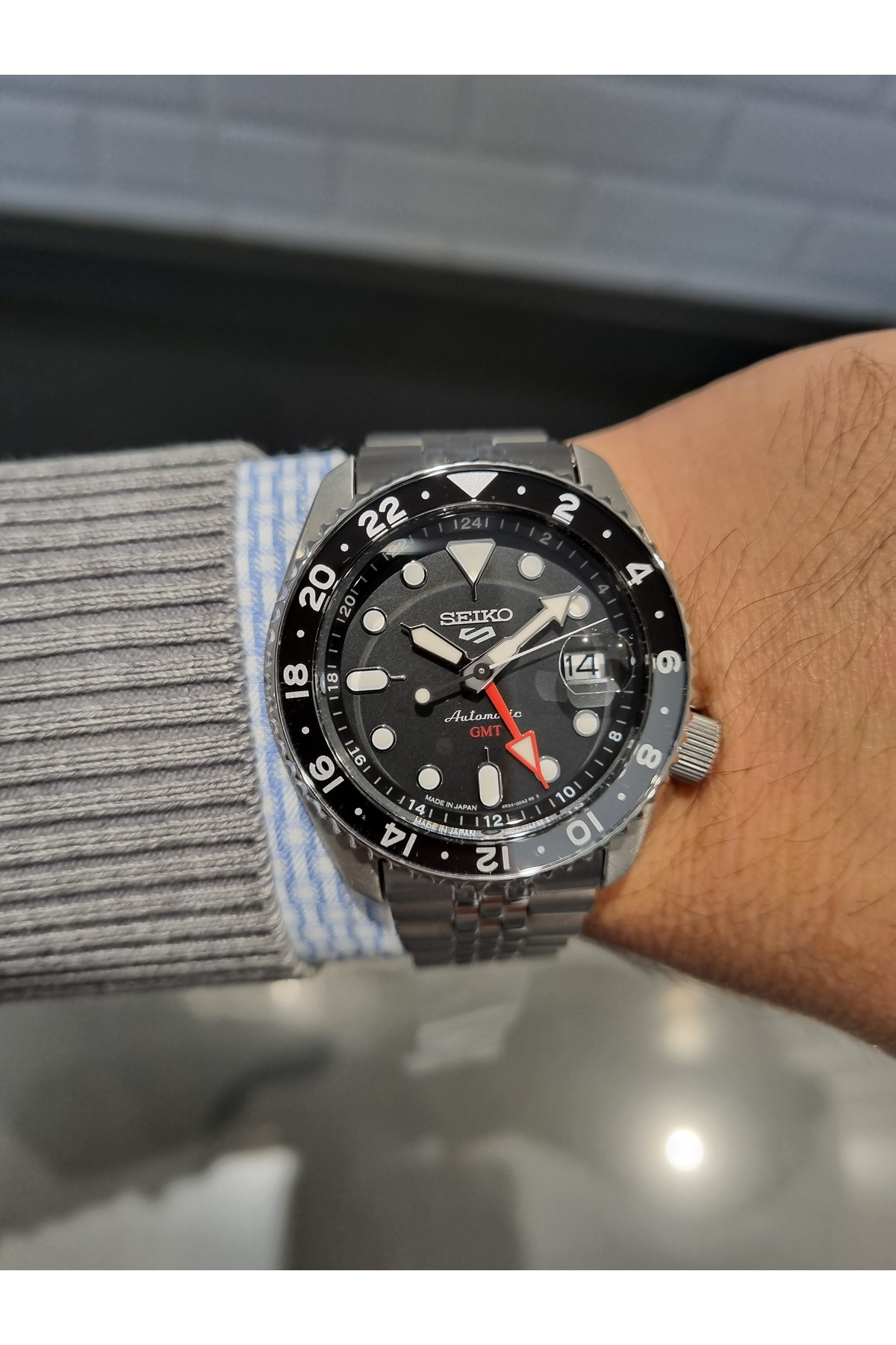 Seiko Siyah Kadran JAPON ÜRETİM GMT Takvimli Erkek kol saati 10