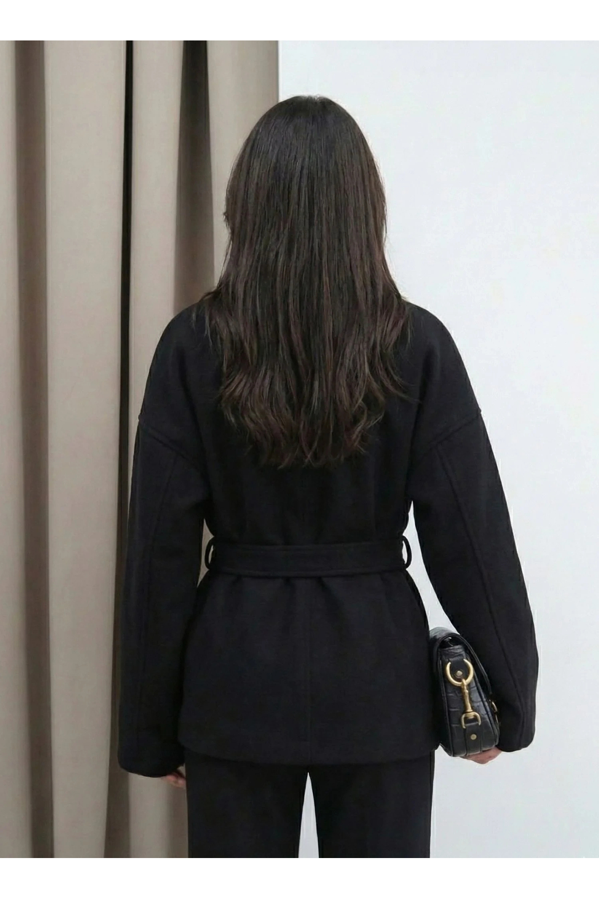 bysoca  Kadın Siyah Kuşaklı Şal Yaka Oversize Düşük Omuz Kısa Kaşe Kaban Ceket - Görsel 3