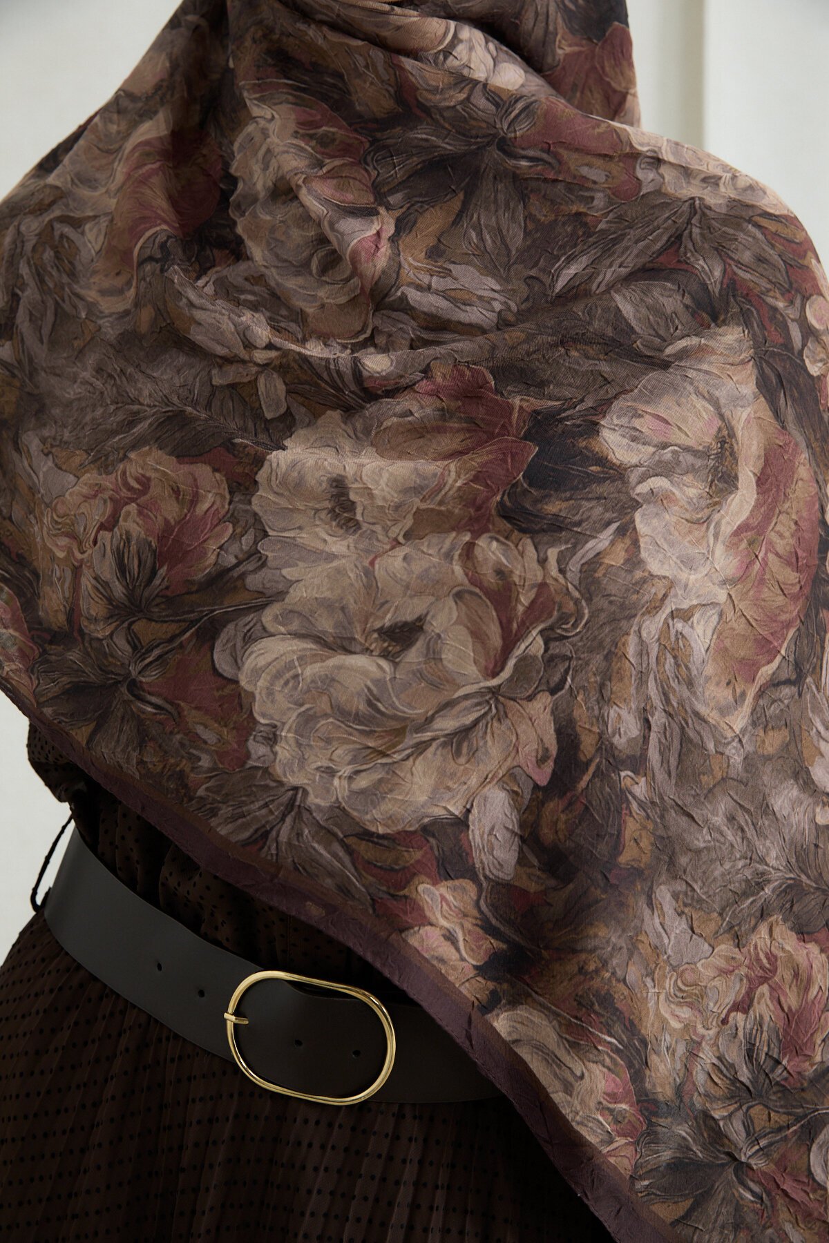 cs camellia scarf  Monaco Kraş Şal - Kahve - Görsel 3