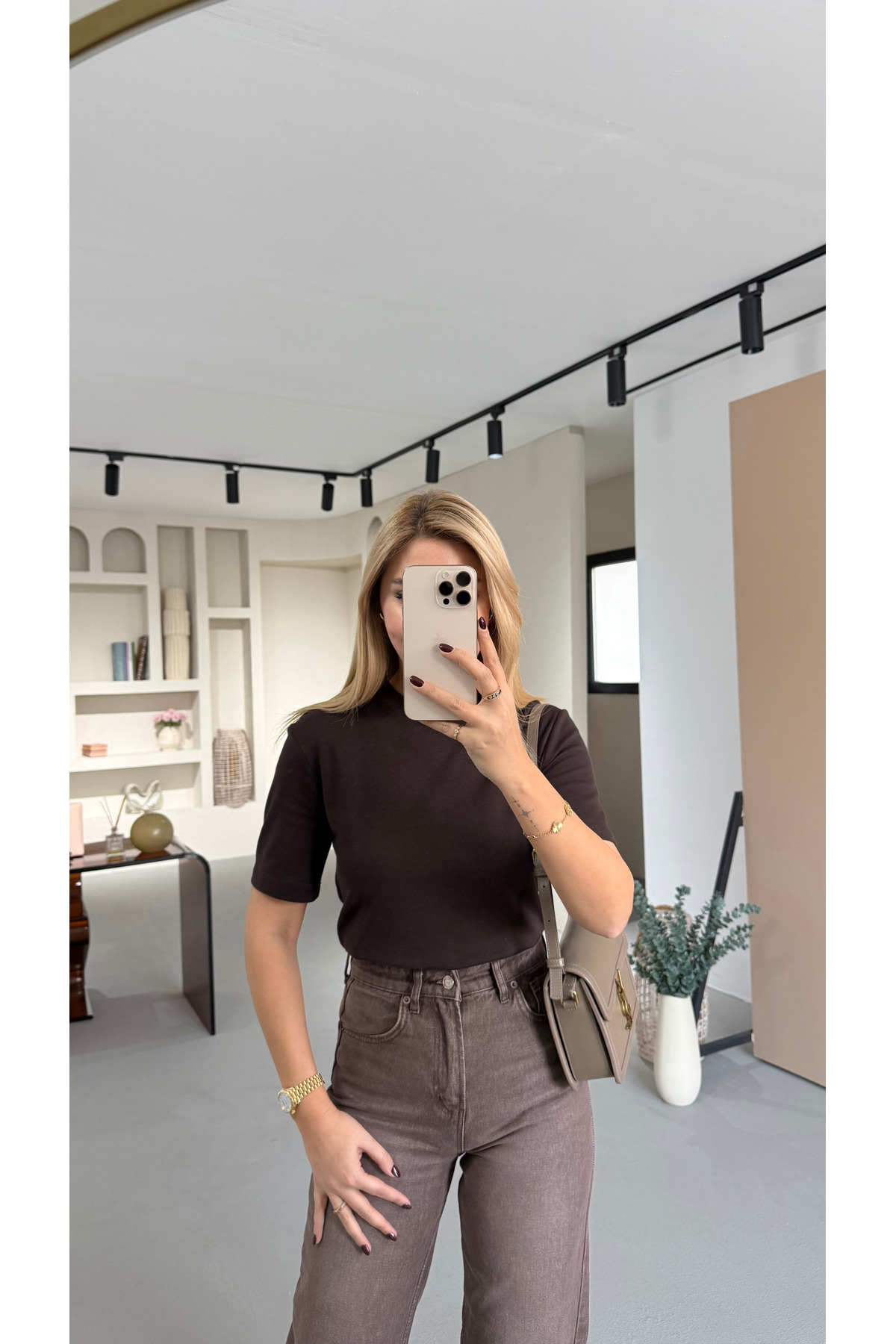 Sezgi Tekin Premium serija pamučne osnovne majice sa okruglim izrezom u boji ...