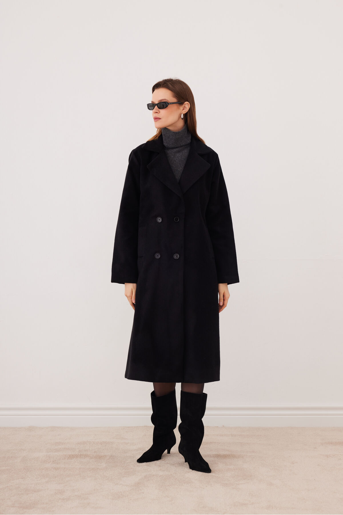 SevdeUgur  Kadın Kaşe Kruvaze Yaka Düğmeli Astarlı Kaban – Günlük & Şık – Siyah - Sevde Ugur