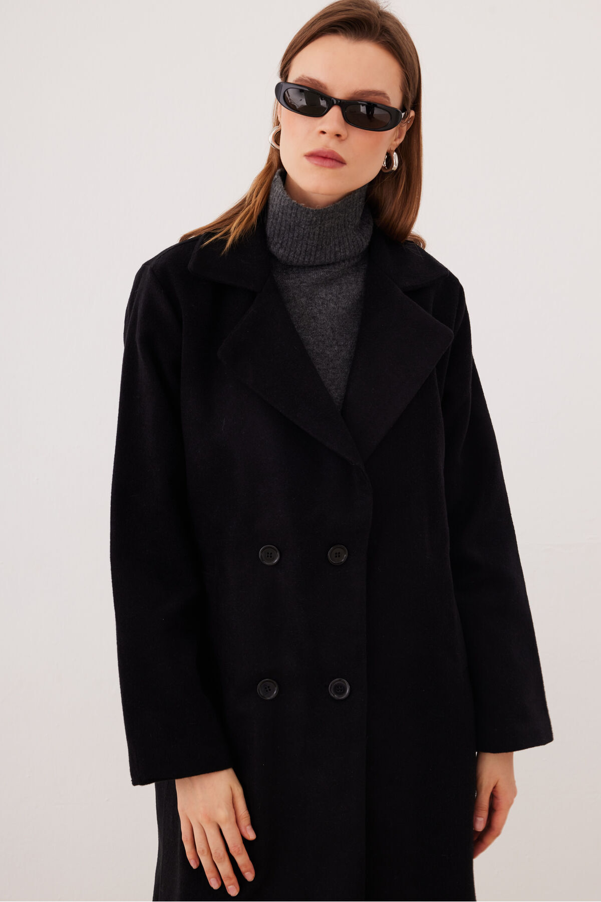 SevdeUgur  Kadın Kaşe Kruvaze Yaka Düğmeli Astarlı Kaban – Günlük & Şık – Siyah - Sevde Ugur - Görsel 3