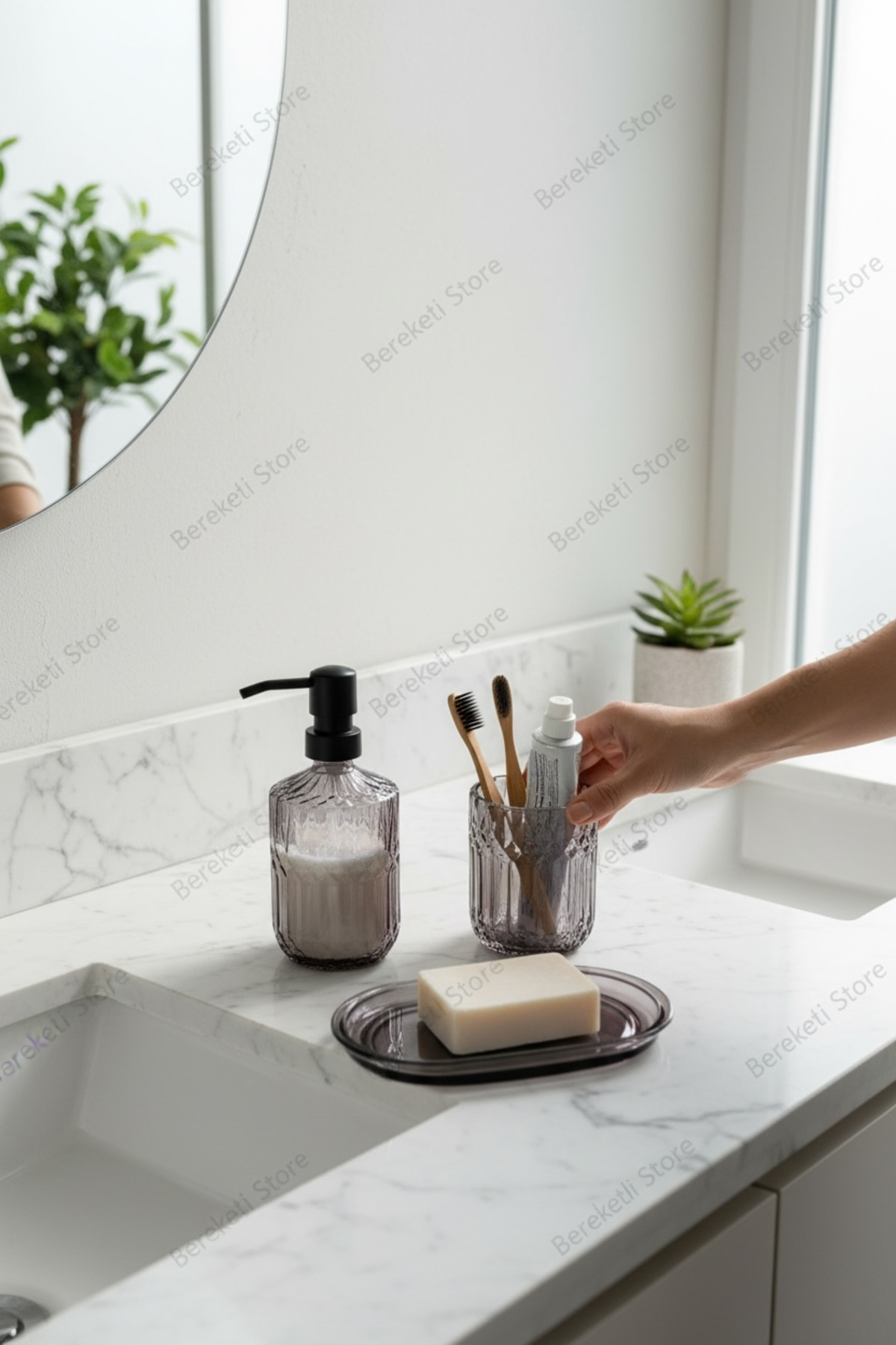 Sarı Çizgili Cam Banyo Seti | Sıvı Sabunluk, Diş Fırçalık ve Sabunluk | Şık & Modern Tezgâh Üstü Set