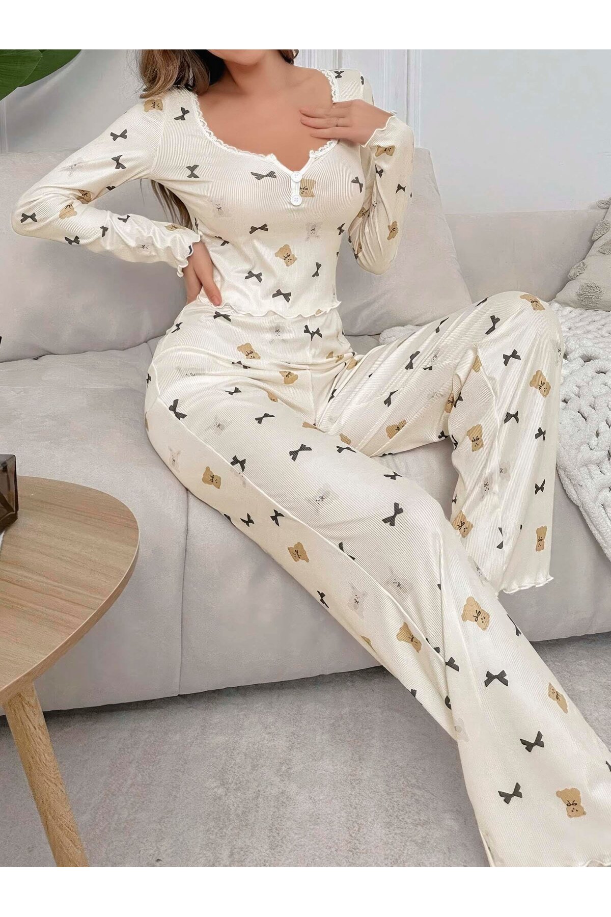 BUDİ HOME Kadın Ekru Ayıcık ve Fiyonk Desenli Yumuşak Pamuklu Uzun Pijama Takımı 5129
