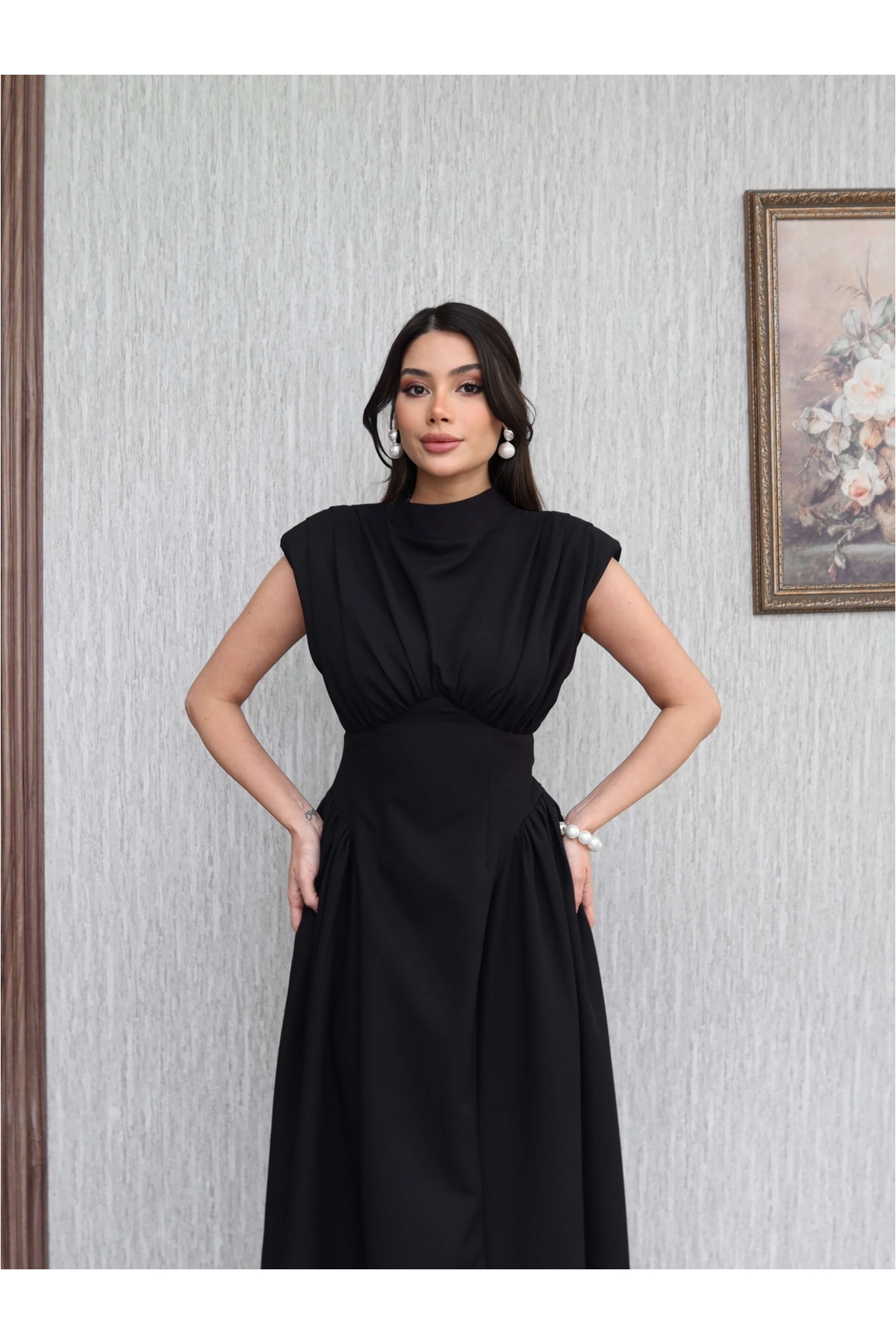 ESRAHELVACI  Vatkalı Sırt Bağlamalı Sıfır Kol Elbise - Görsel 2