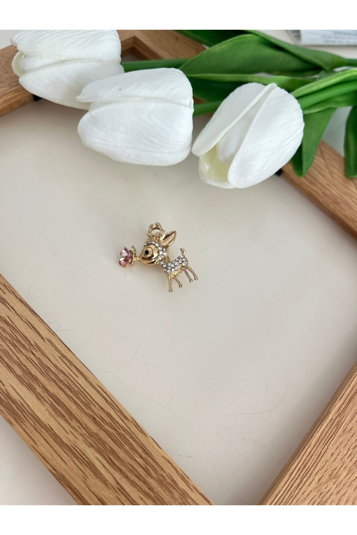 Zirkon Taşlı Geyik Gold Renk Gül Detaylı Broş Yaka İğnesi