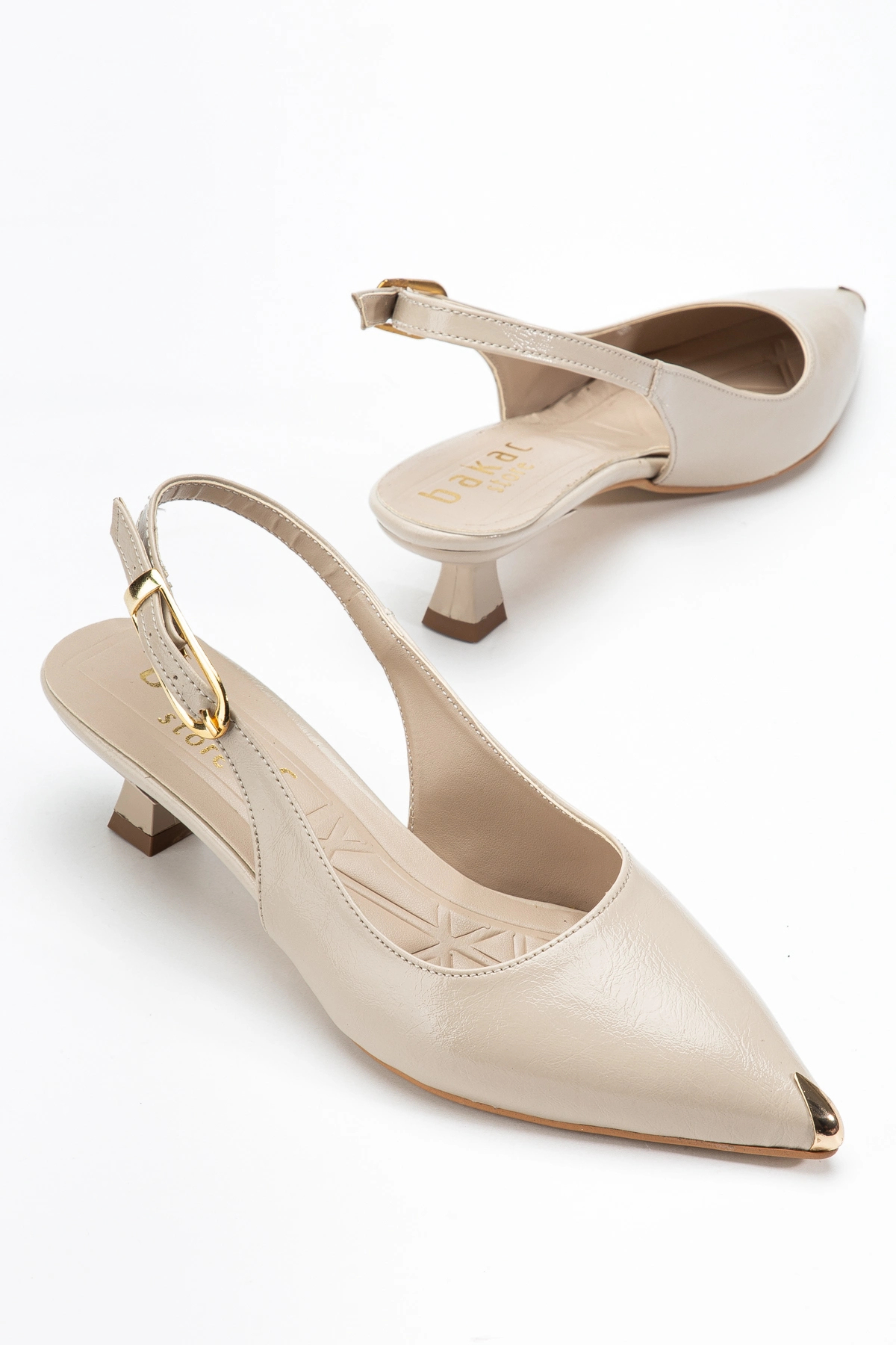 bakacstore  Kadın Bej Rengi Kırışık Rugan Burunluk Detaylı Kısa Topuklu Ayakkabı - Görsel 2
