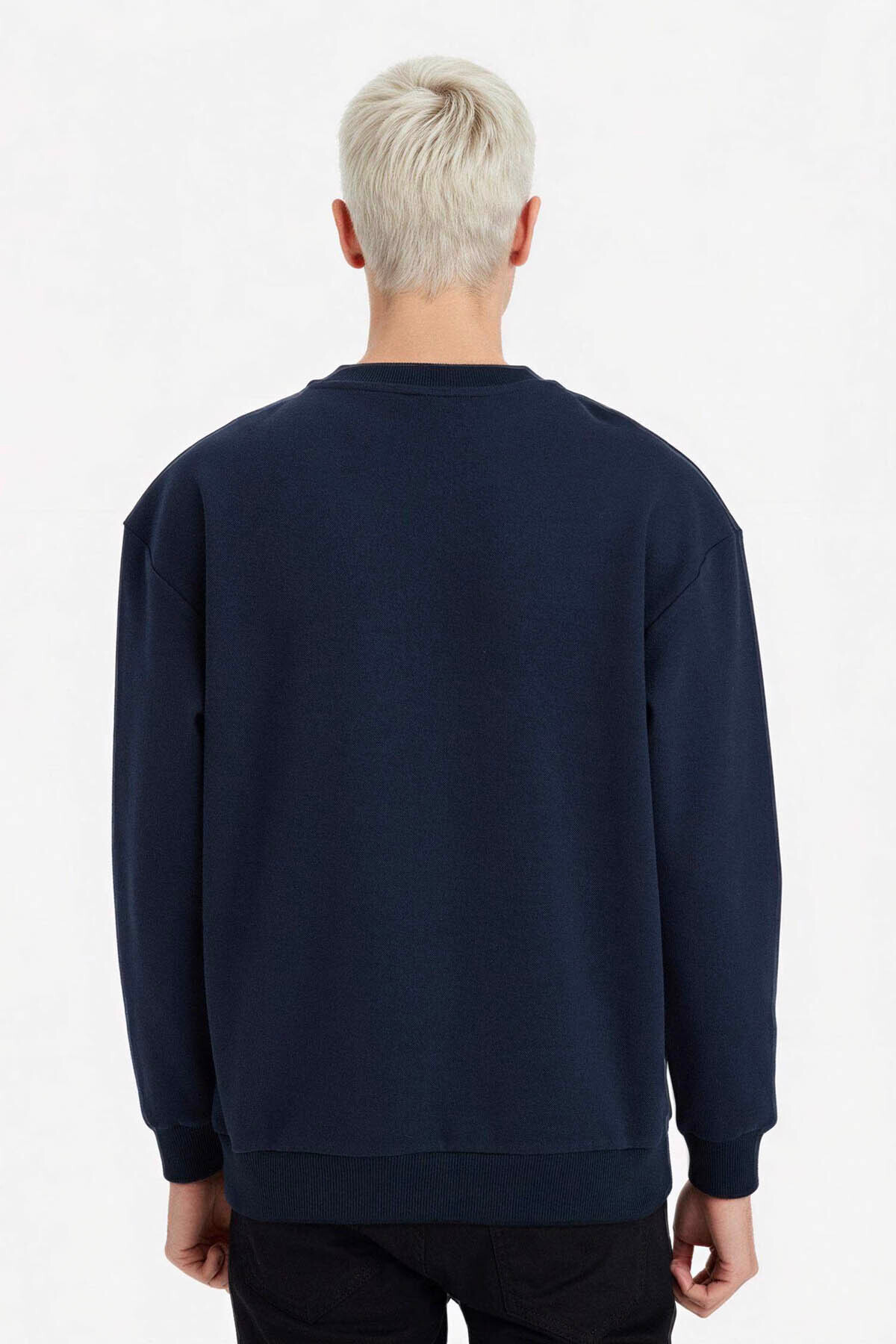 DeFacto Boxy Fit Bisiklet Yaka Basic Düz Pike Sweatshirt E1519AX26SP görsel 6