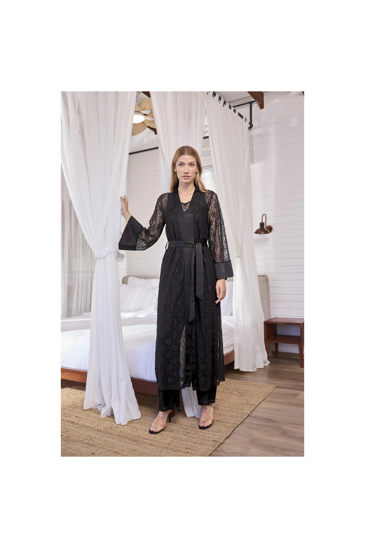 Narnuga Uzun Kollu Dantelli Ve Kuşaklı Sabahlık