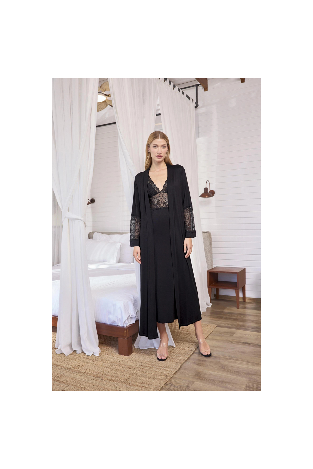 Narnuga Göğüs Ve Sırt Dekolteli Dantelli Sabahlık Takımı