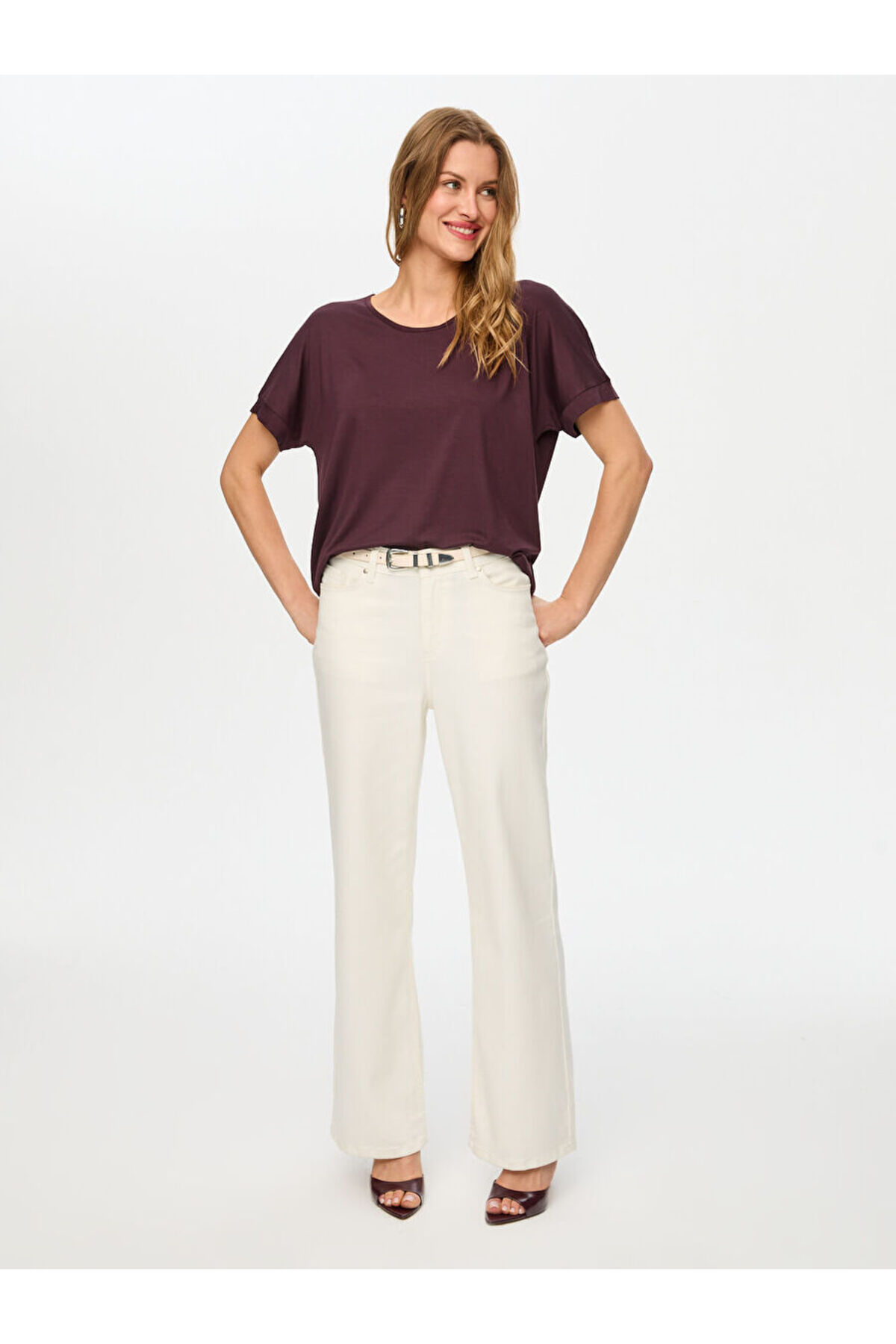 Round Neck Low Sleeve T-Shirt S26TSH003