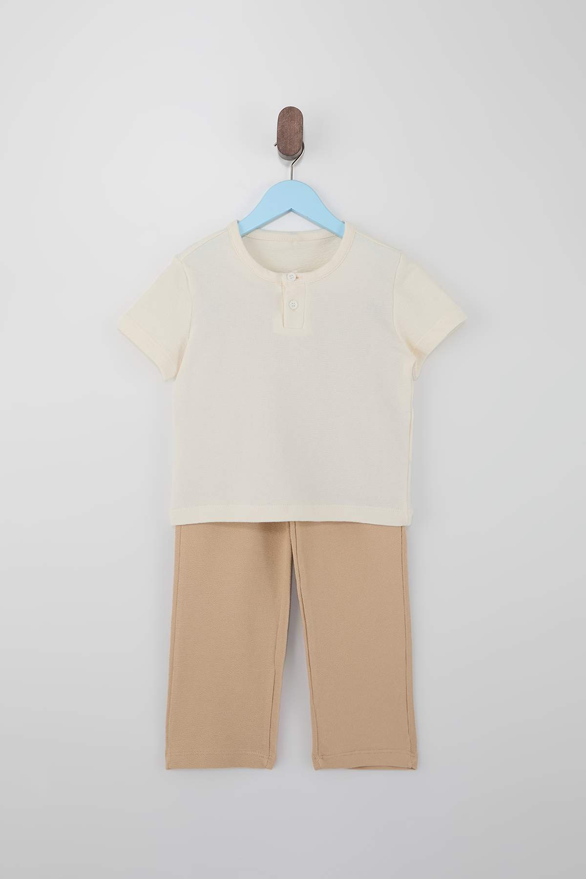 djeciji-komplet-za-djecake---majica-i-sorc