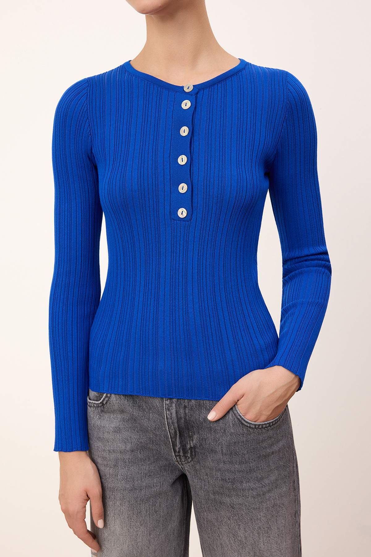 Trendyolmilla  Wardrobe Essentials Saks Fitted/Vücuda Oturan Fitilli Triko Kazak TWOAW26KZ00083 - Görsel 3