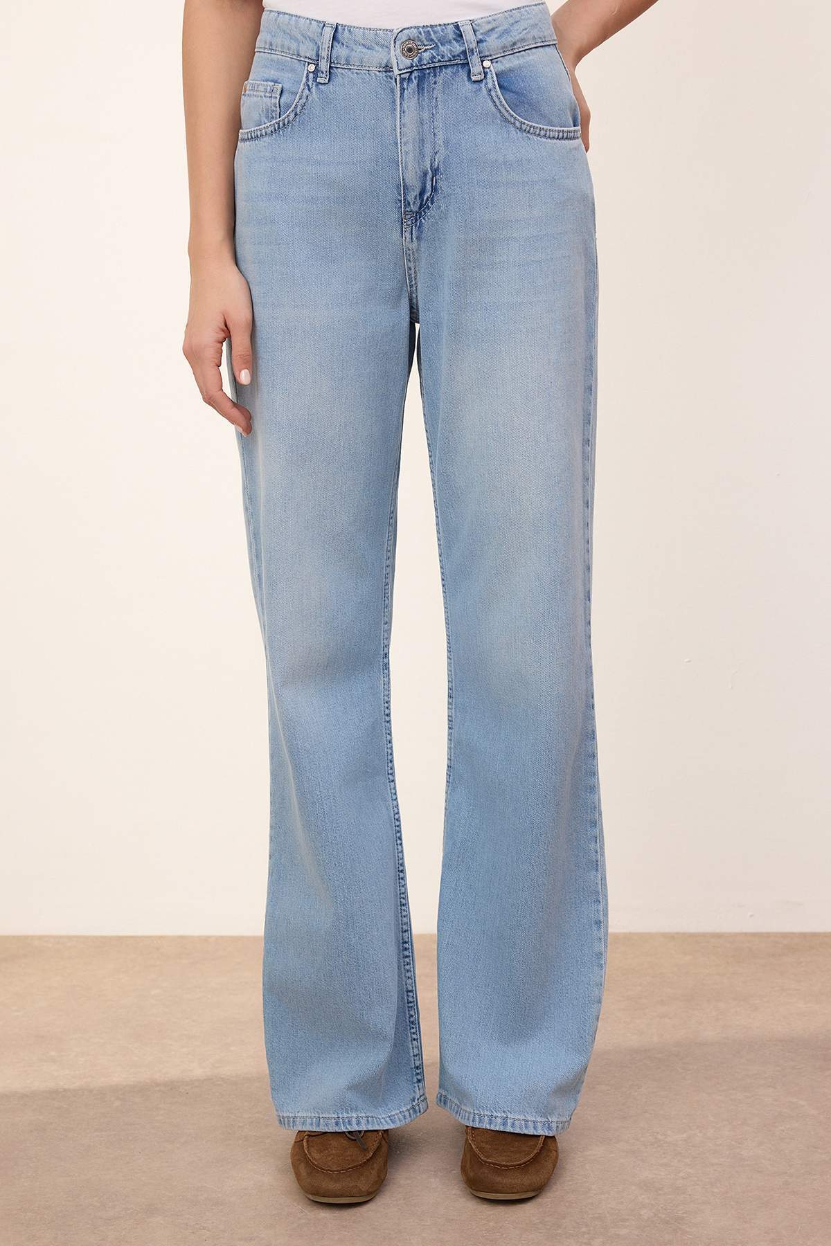 Trendyolmilla  Trendyolmilla Wardrope Essentials Açık Mavi DÖKÜMLÜ Yüksek Bel Wide Leg Jeans TWOSS26JE00128 - Görsel 5