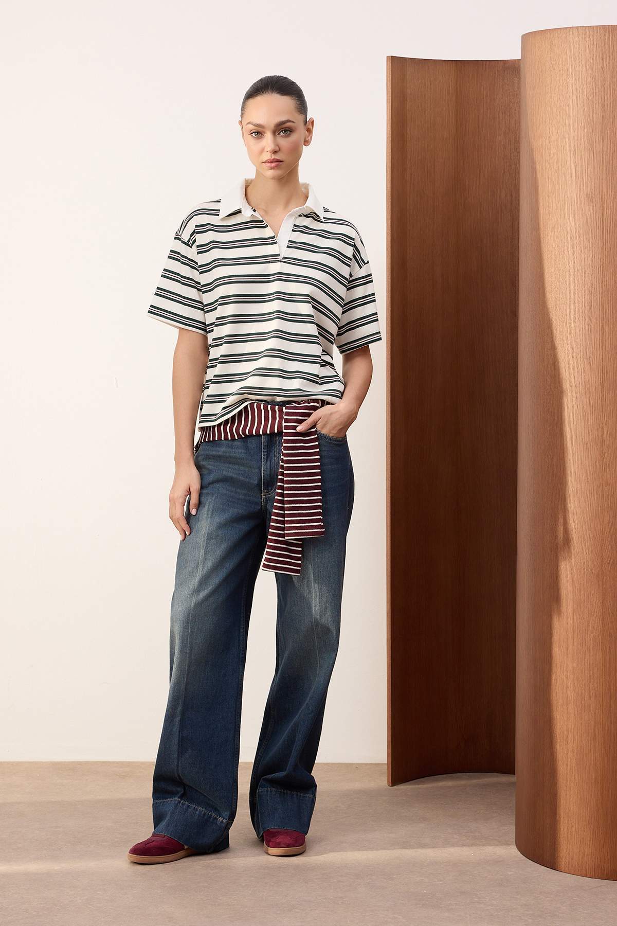 Trendyolmilla  Wardrobe Essentials-Ekru Çizgili Normal Kalıp Kısa Kollu Tok %100 Pamuk Örme T-shirt TWOSS26TS00027 - Görsel 2