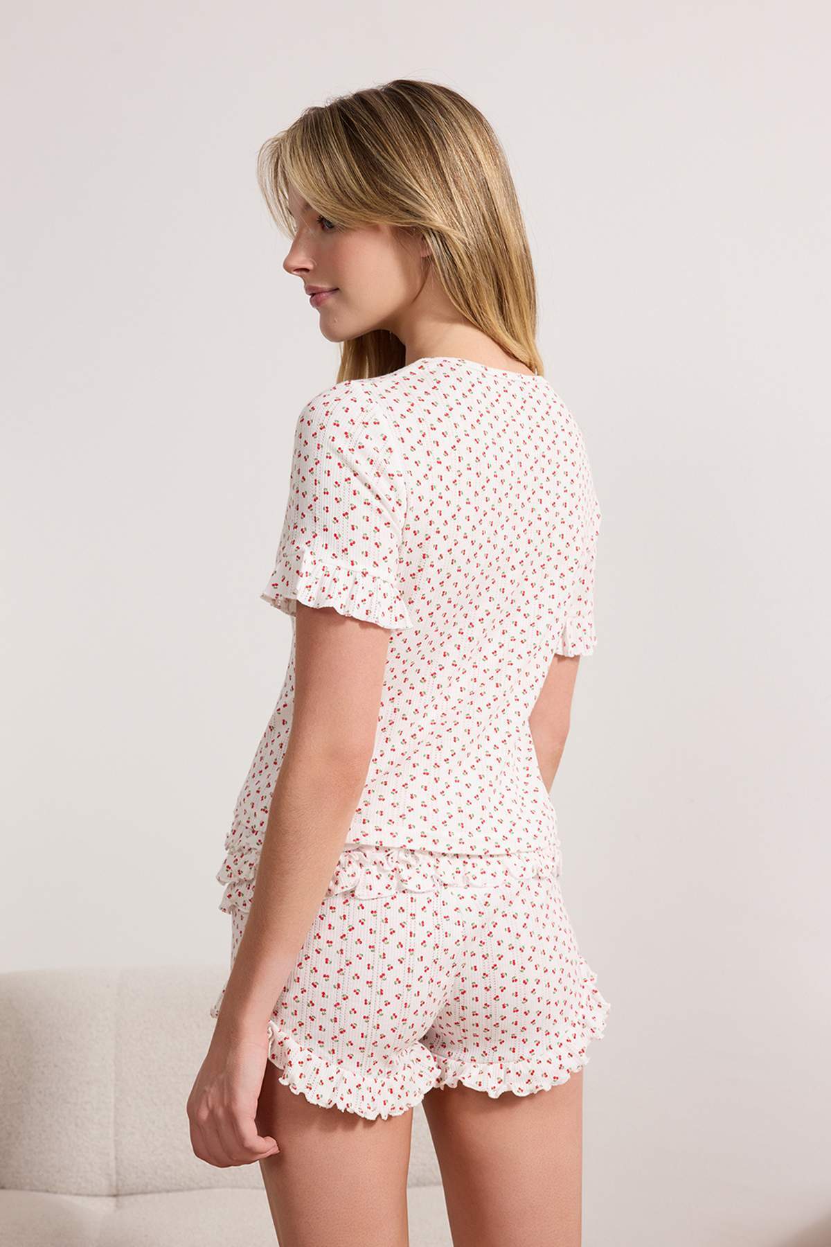 Trendyolmilla  Beyaz %100 Pamuklu Kirazlı Fırfırlı Fitilli/Pointel Örme Pijama Takımı THMSS26PT00038 - Görsel 5