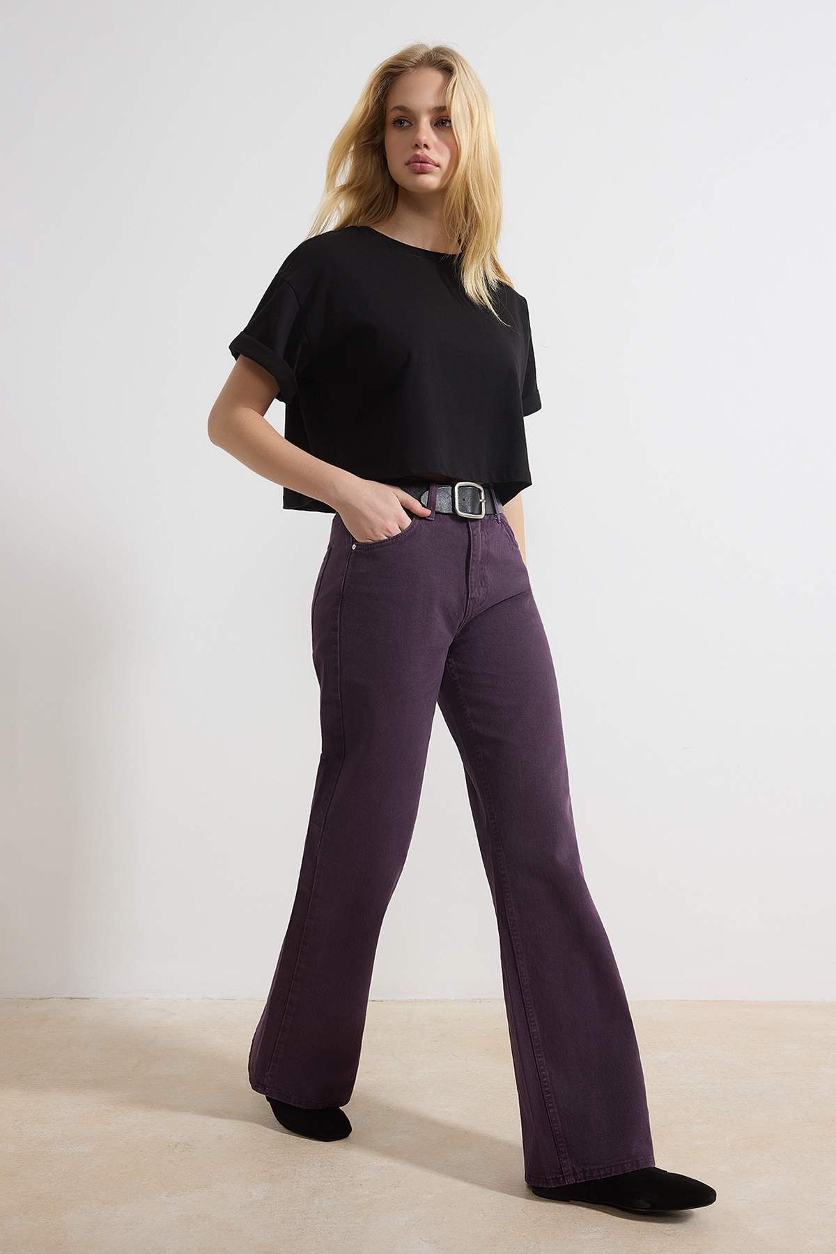 Trendyolmilla  Mor Yıkama Efektli Yüksek Bel %100 Pamuk Uzun Boy Wide Leg Jeans TWOSS26JE00047 - Görsel 2