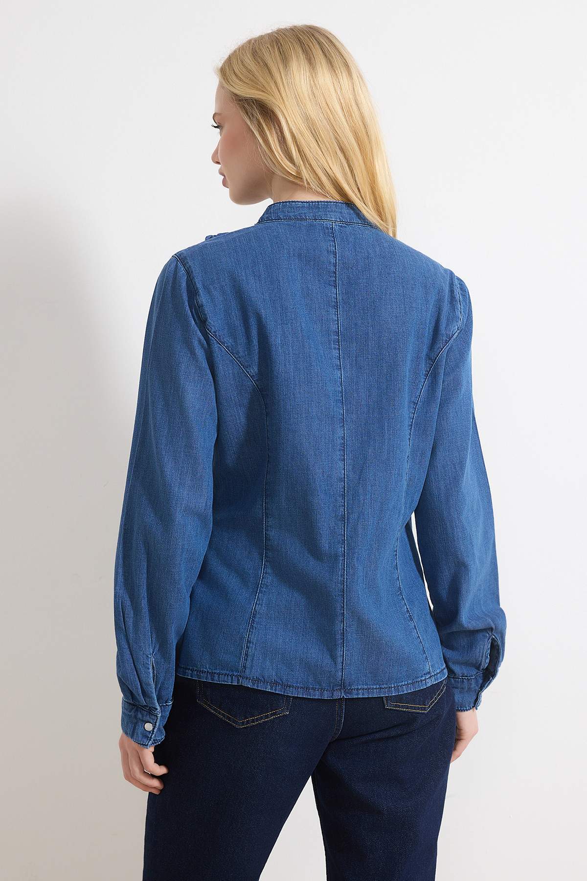 Trendyolmilla  Mavi Bebe Yaka 100% Pamuk Denim Gömlek TWOSS26GO00027 - Görsel 4