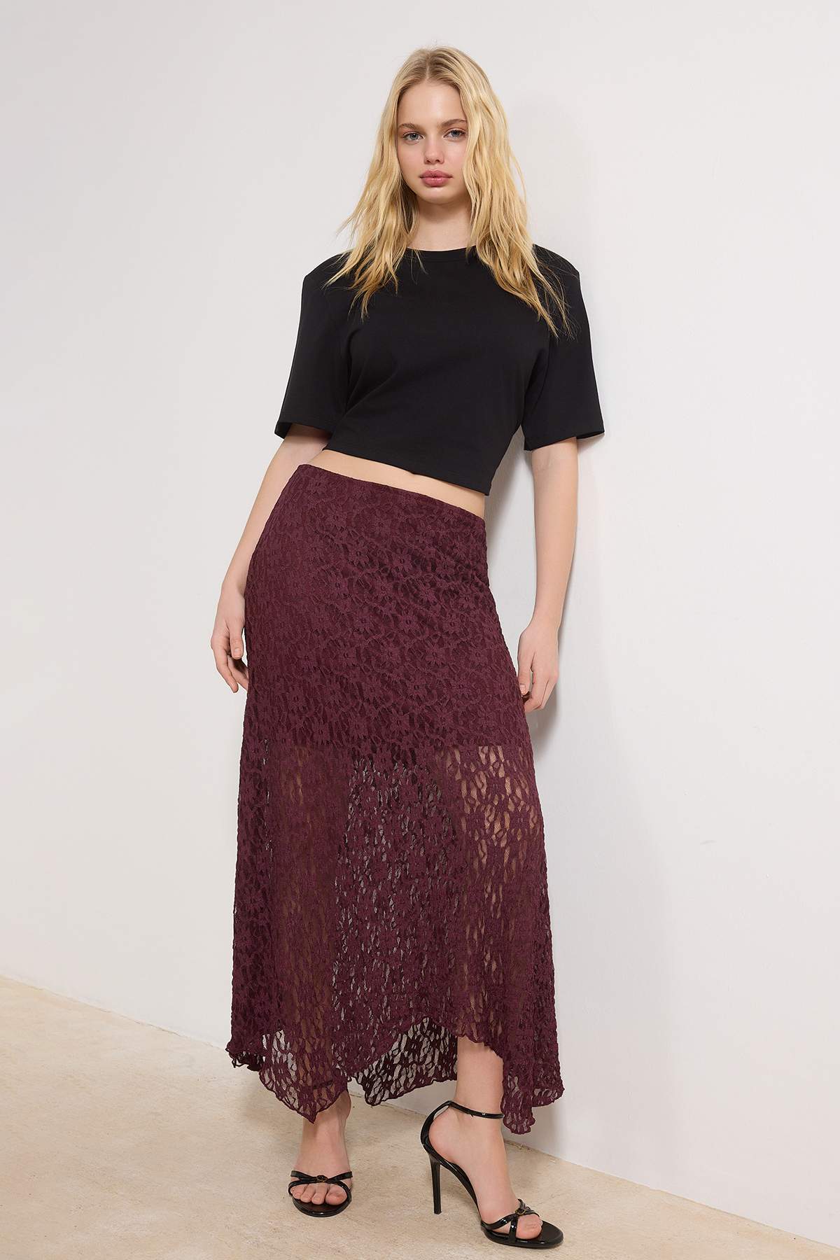 Trendyolmilla  Mürdüm Çiçekli A-Kesim/Çan Form Beli Lastikli Normal Bel Maxi Dantel Örme Etek TWOSS26ET00048 - Görsel 2