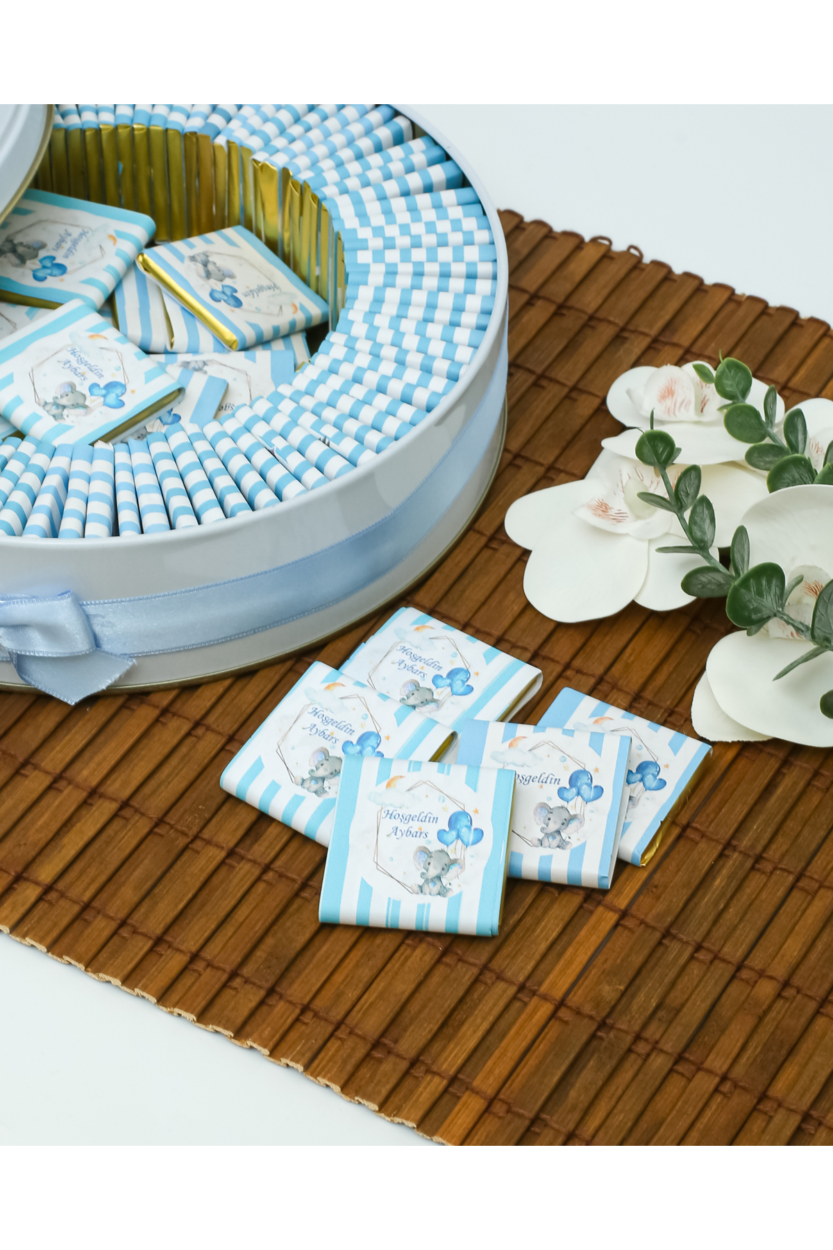 BUGİTO 50 Adet Mavi Balon Tutan Fil Temalı İsme Özel Hoşgeldin Erkek Bebek Doğum Günü Hediyelik Çikolata fotoğrafı 4 (önizleme)