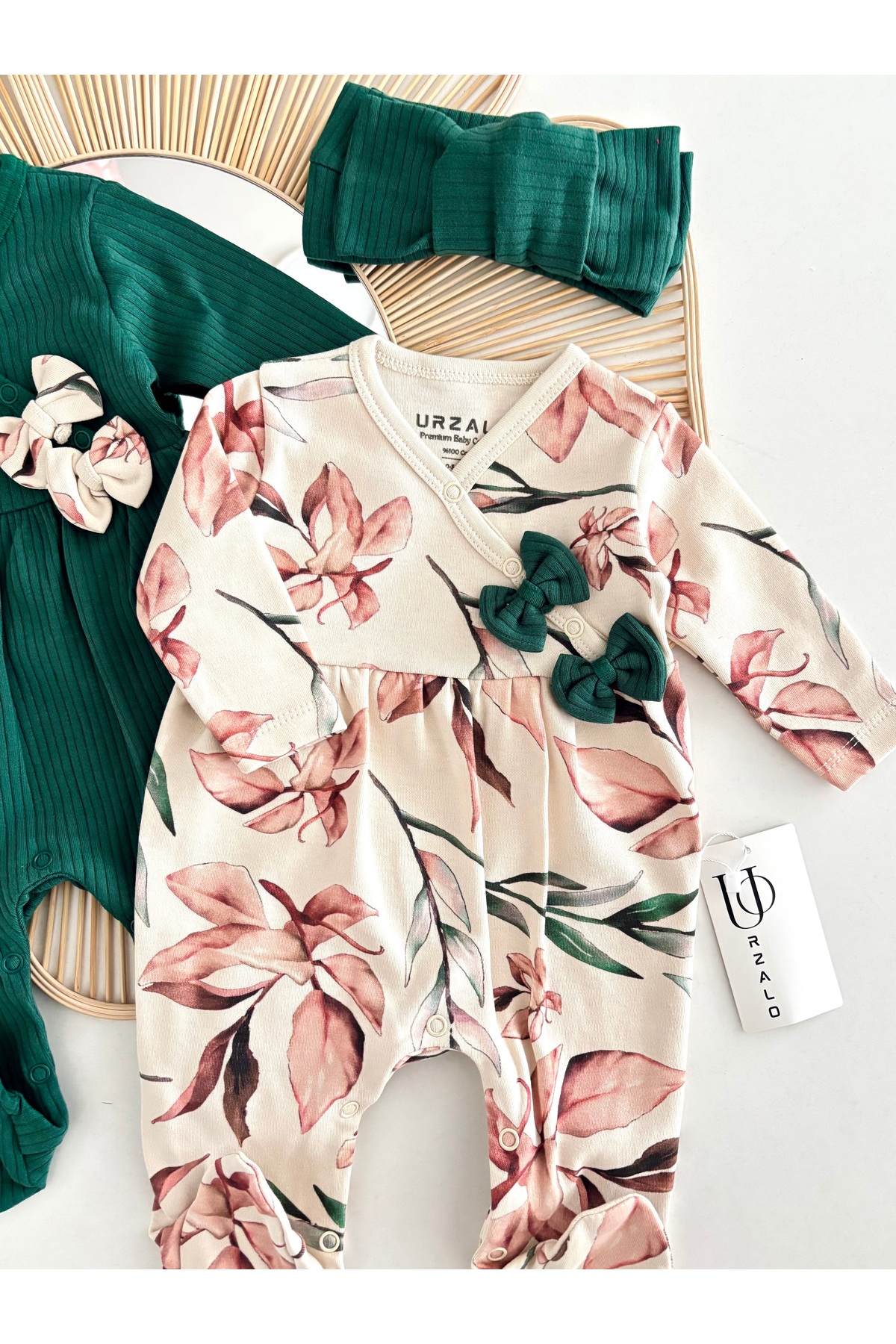 Jammybaby Yaprak Dijital Desenli Kız Bebek %100 Pamuk Kaşkorse 2 Tulum Ve Bandana 4 Parça Takım yenidoğan set fotoğrafı 3 (önizleme)