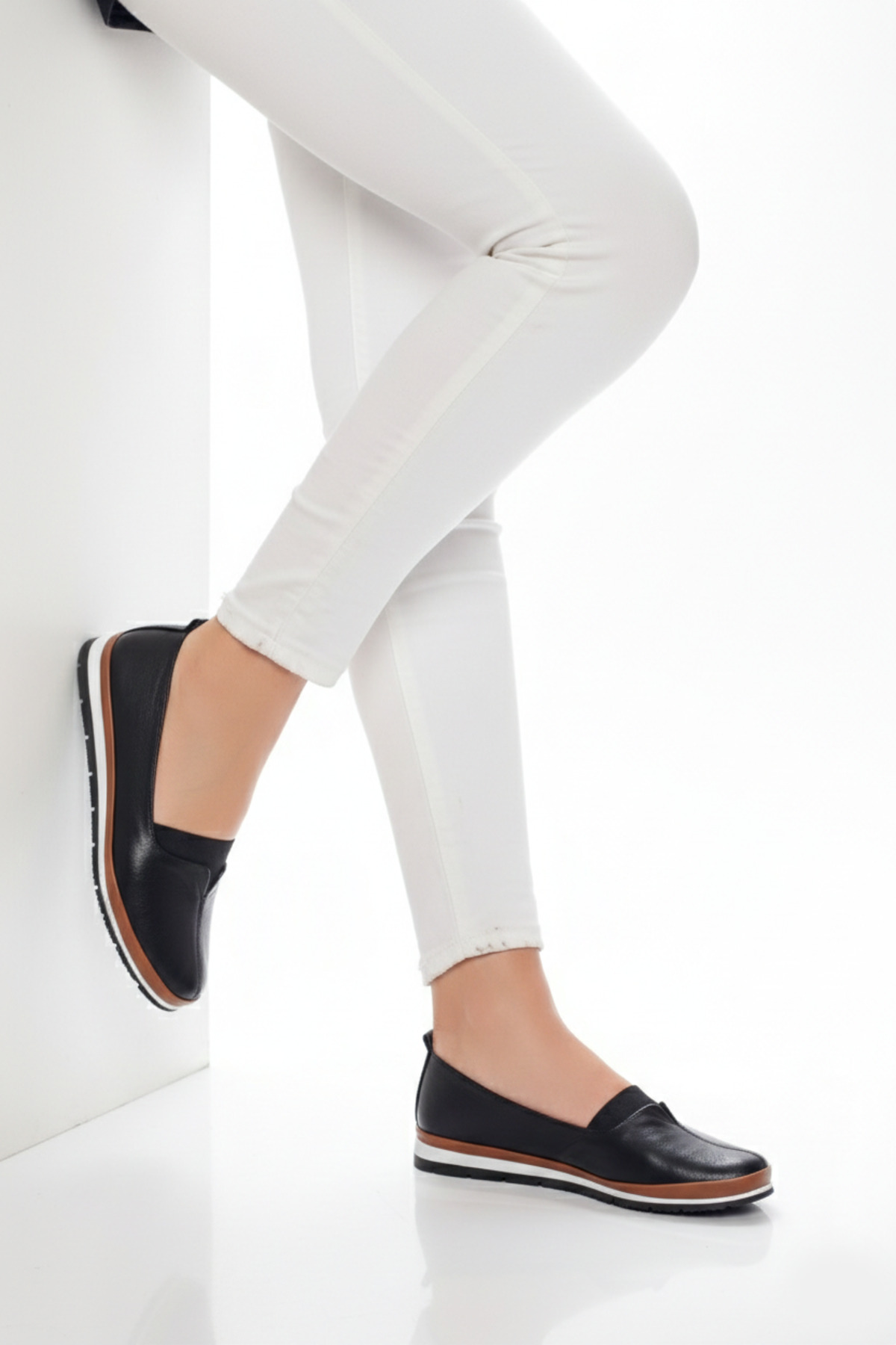Genuine Leather Black Women's Leather FlatsDp16-0075