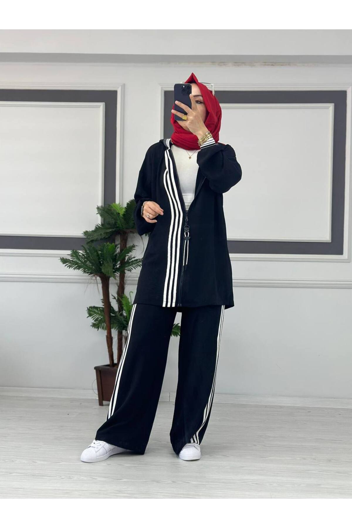 Butik Kardelen Çubuklu Kapüşon Detaylı Tesettür Takım Siyah görsel 2