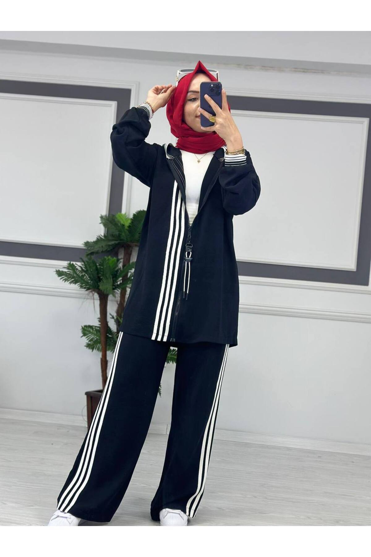Butik Kardelen Çubuklu Kapüşon Detaylı Tesettür Takım Siyah görsel 7
