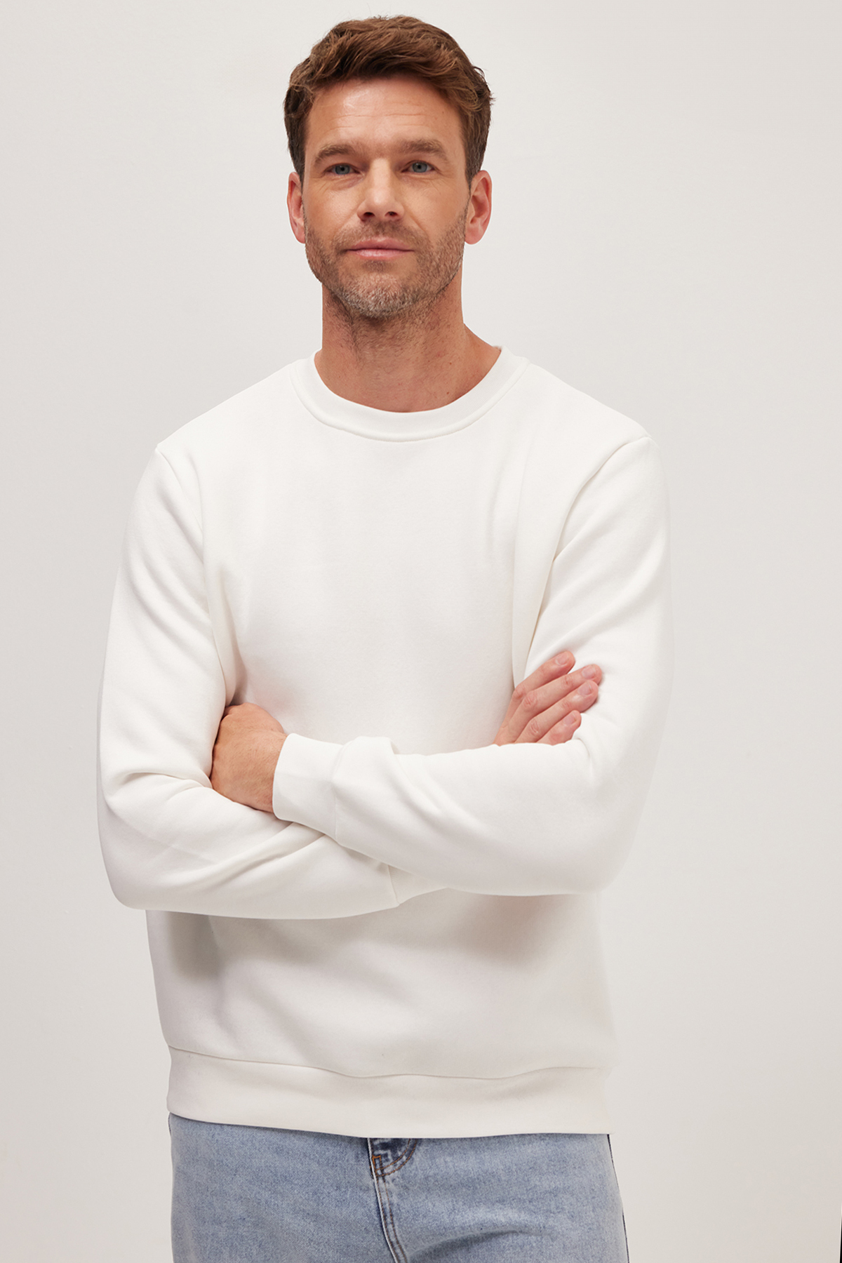 Unisex Relax Fit Rahat Kesim Pamuklu 3 İplik İçi Polarlı Beyaz Bisiklet Yaka Sweatshirt — سفید SW220005 — تصویر 4 از 7