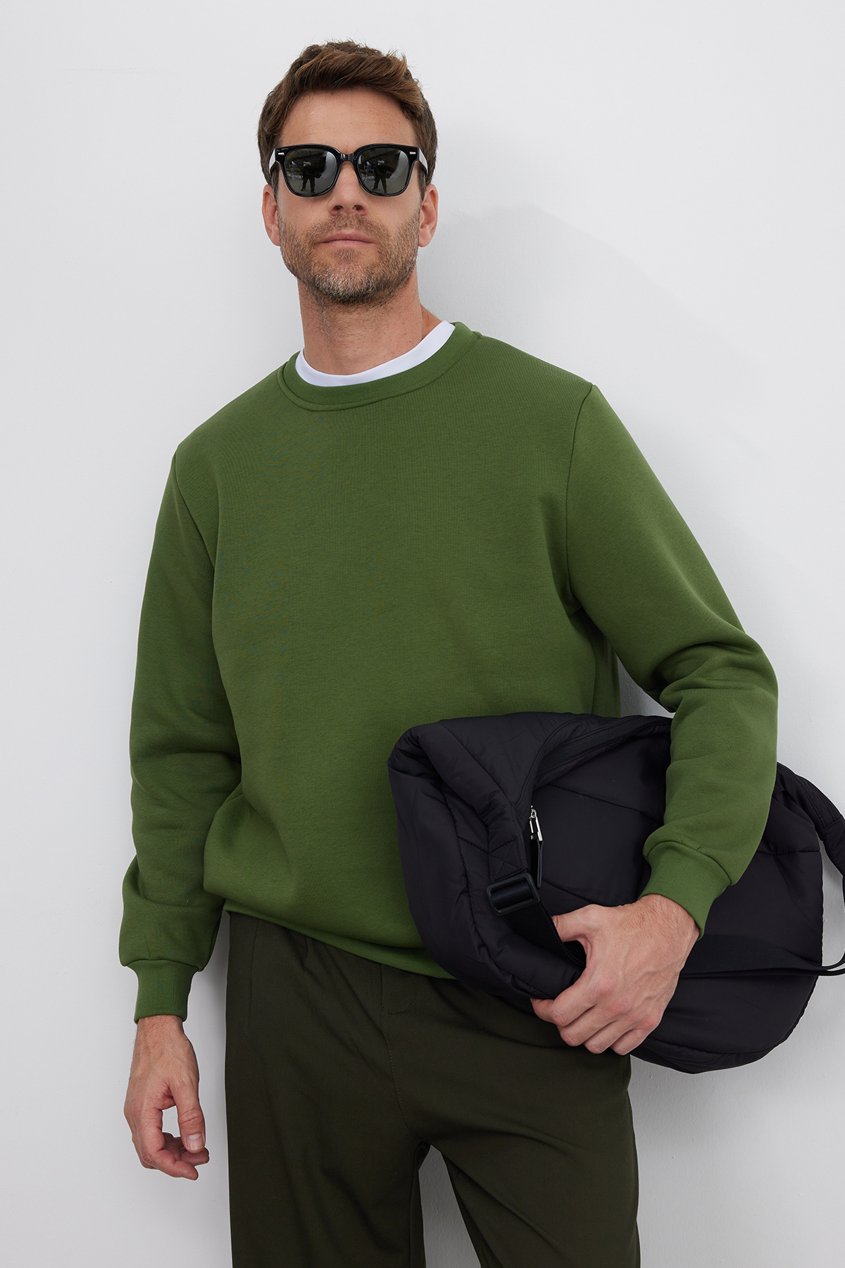 Tudors  Unisex Relax Fit Rahat Kesim Pamuklu Yumuşak Dokulu İçi Polarlı Basic Yeşil Bisiklet Yaka Sweatshirt - Görsel 6