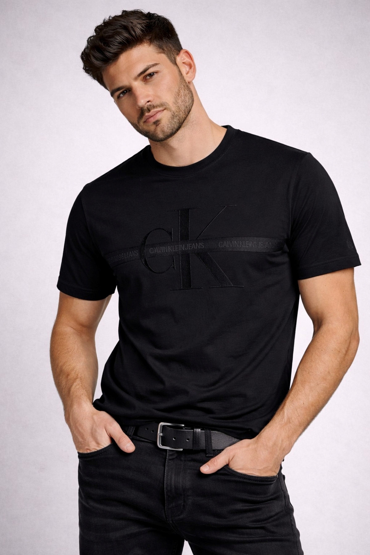 کلوین کلاین تی‌شرت طرح لوگو گلدوزی شده