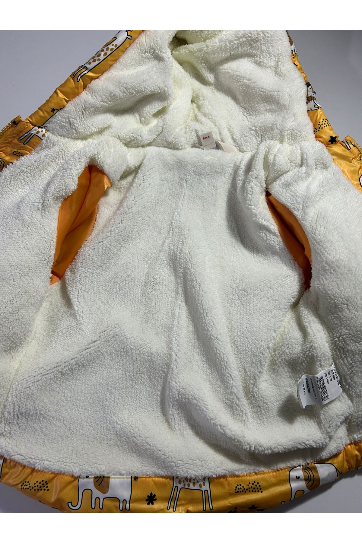 Midimod Gold Desenli İçi Peluş Kapüşonlu Şişme Erkek Çocuk Mont fotoğrafı 7 (önizleme)