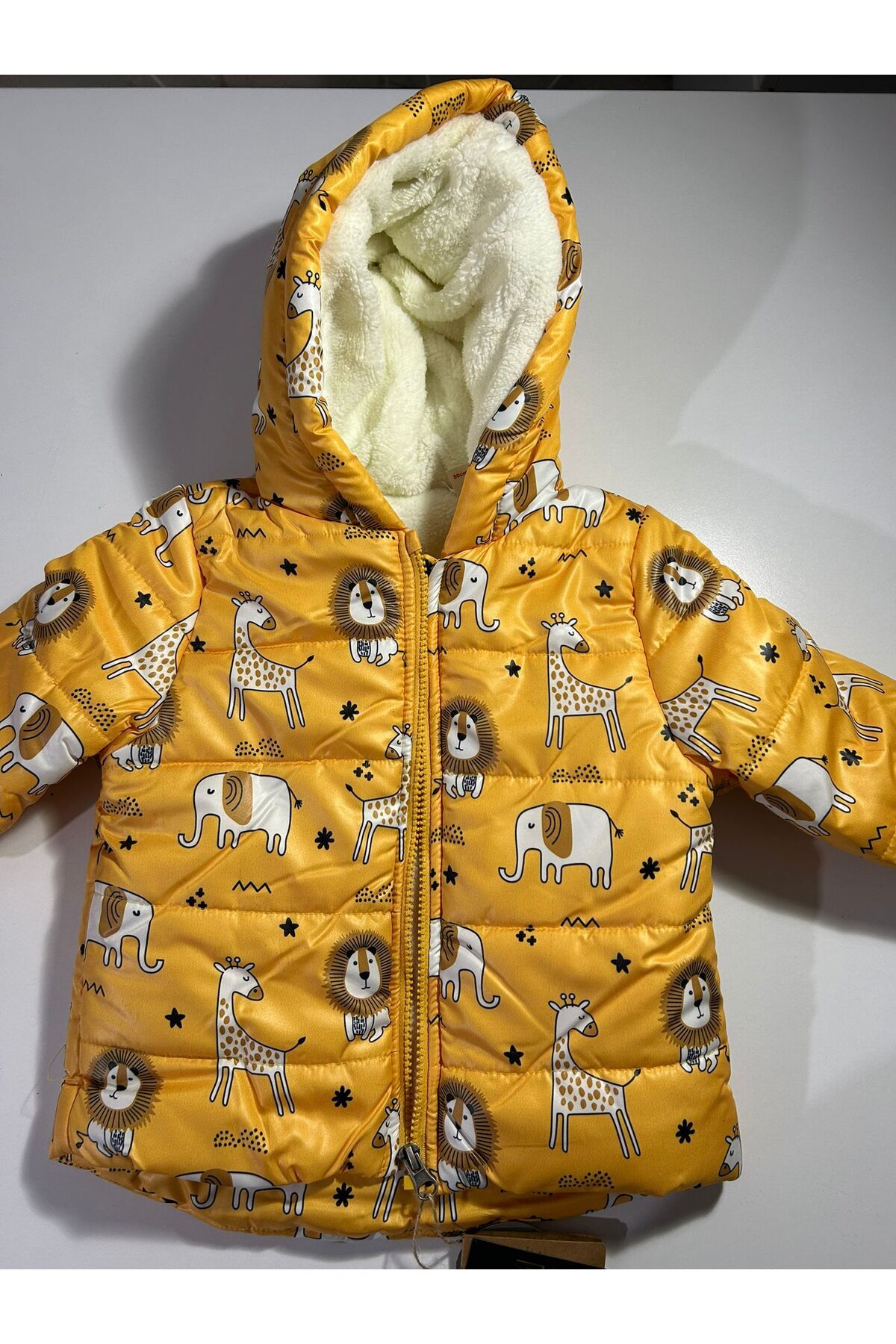 Midimod Gold Desenli İçi Peluş Kapüşonlu Şişme Erkek Çocuk Mont fotoğrafı 4 (önizleme)