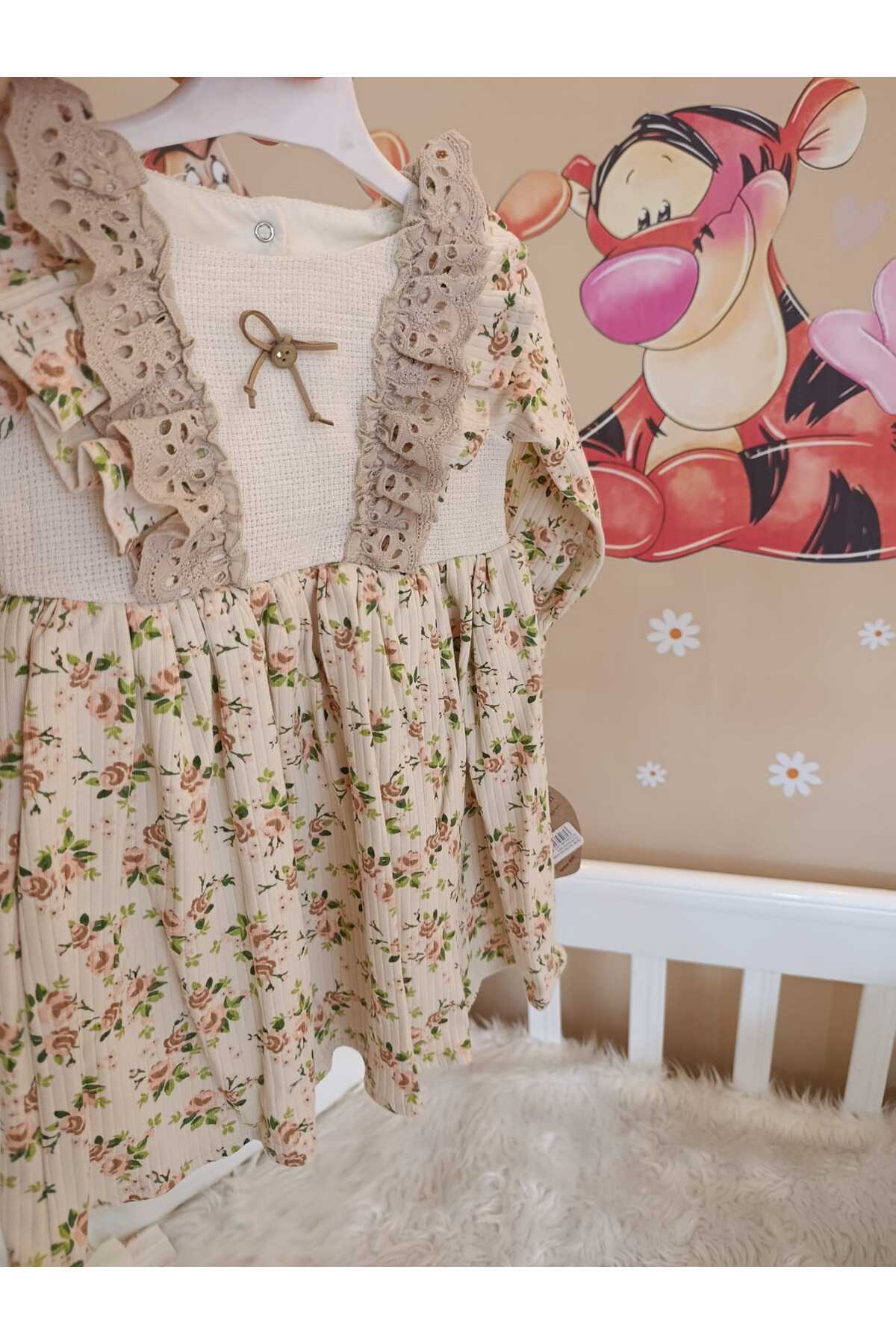 BY TUNA DESİGN Bayramlık Dantelli Çiçekli Kız Bebek Elbisesi – Vintage Tasarım, Bayramlık Bebek Kıyafeti fotoğrafı 3 (önizleme)