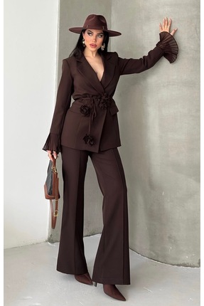 pembekurdelem Kadın Gül Detaylı Kolları Tasarım Ceket Pantolon Takım Kahverengi