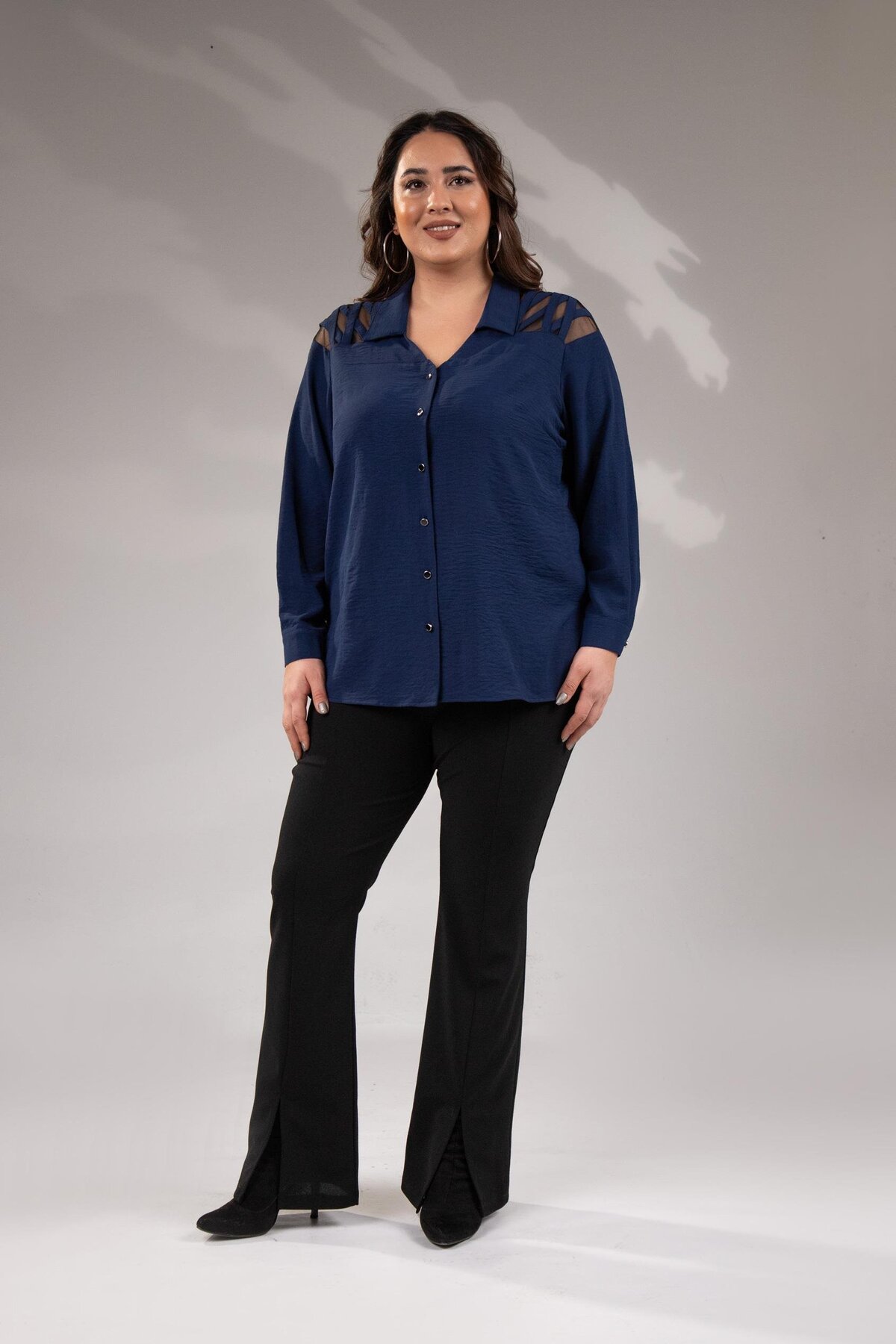 Roxxlen  Büyük Beden Kadın Omuz Detaylı Gömlek Siyah - Görsel 3