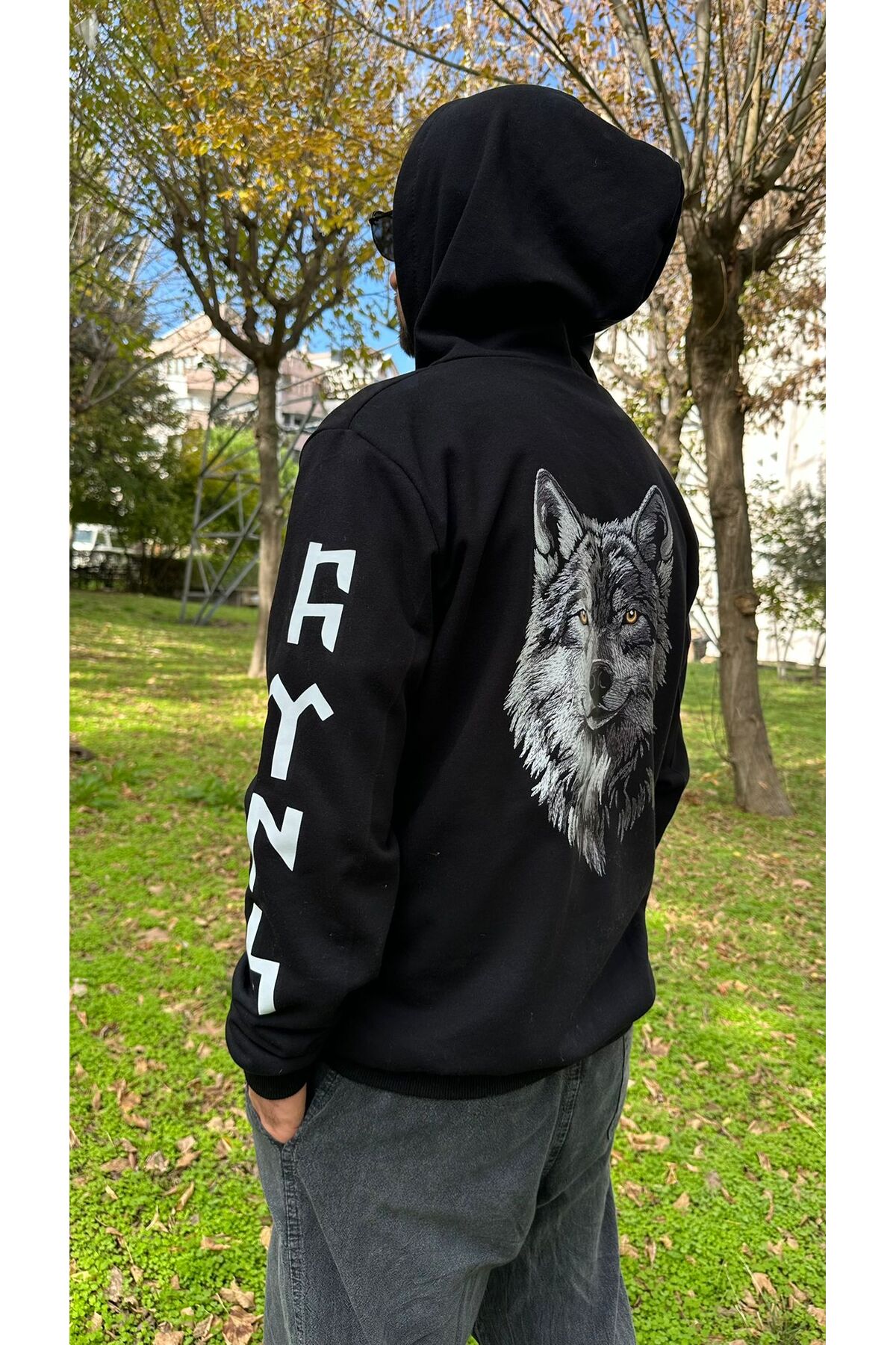 AYDESİGN  Türk Bozkurt Kol Baskı Detaylı Göktürkçe Yazılı Siyah Kapşonlu Sweatshirt - Görsel 4