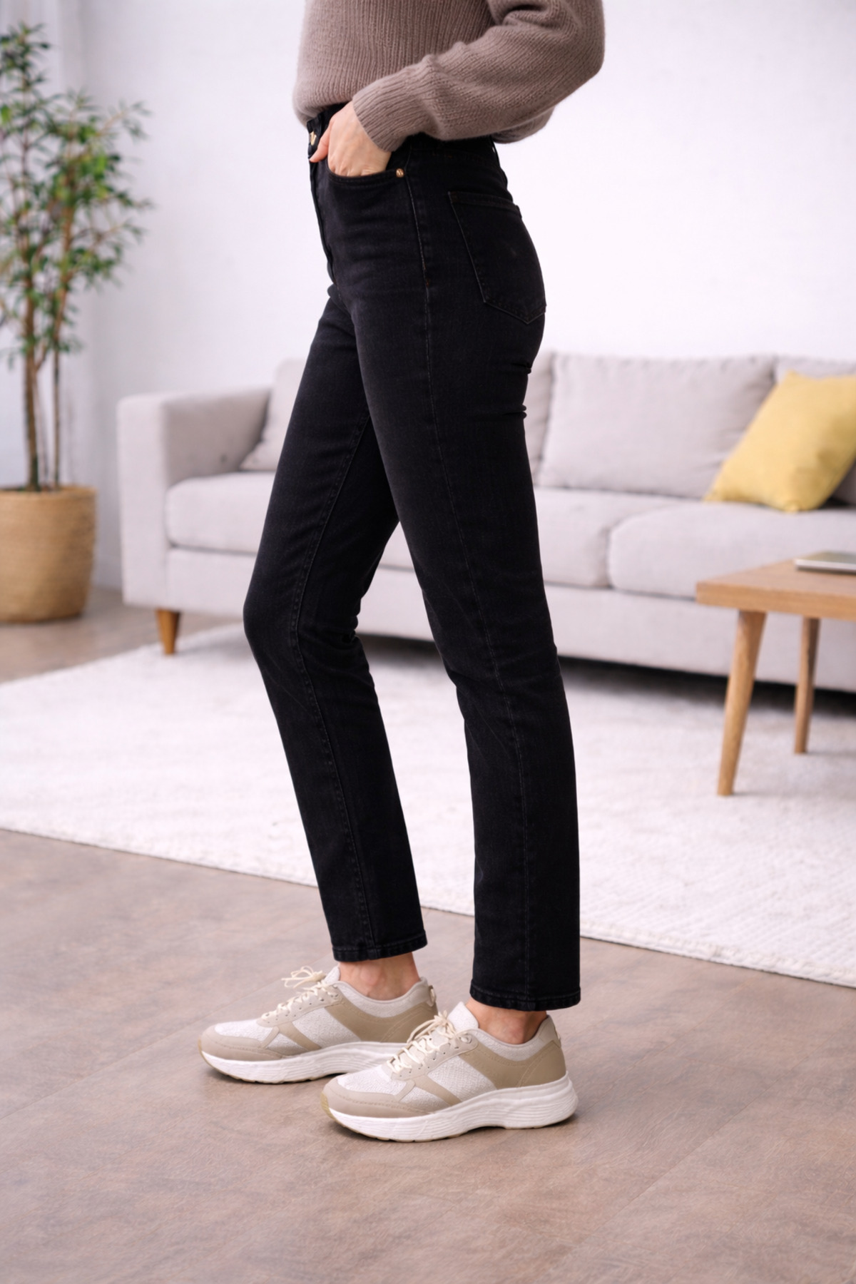DELDNM Line Kadın Siyah Yüksek Bel Likralı Trend Mom Jean görsel 3