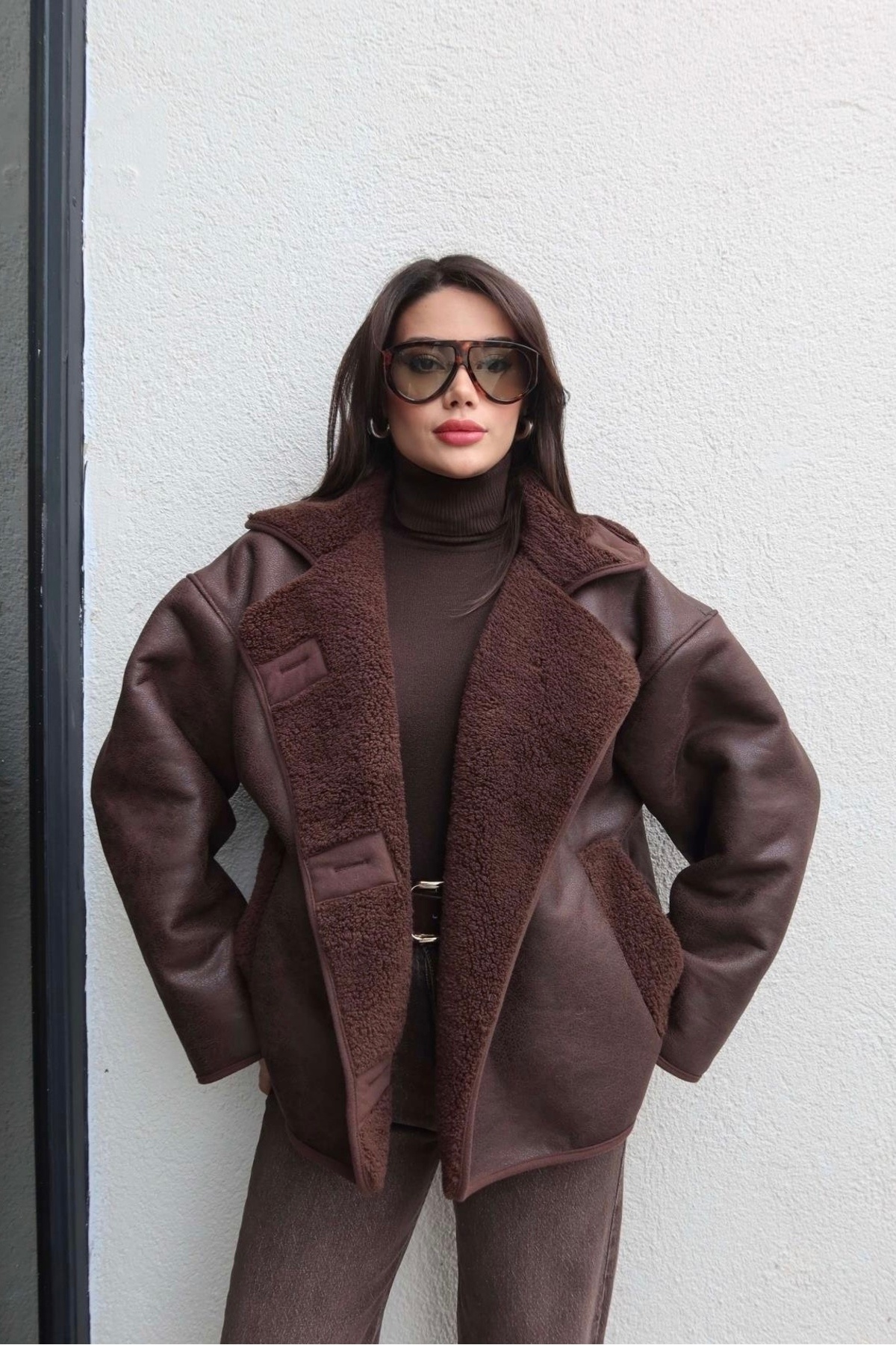 gm giyimarket  Kadın Süet Deri Içi Peluşlu Oversize Model Mont Ceket - Görsel 2