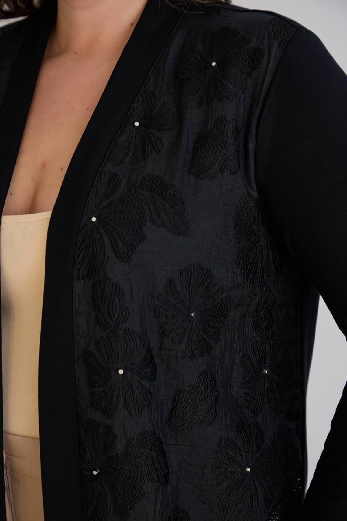 TUSSE  Elegant Çiçek İşli Büyük Beden Kadın Viskon Hırka - Görsel 2