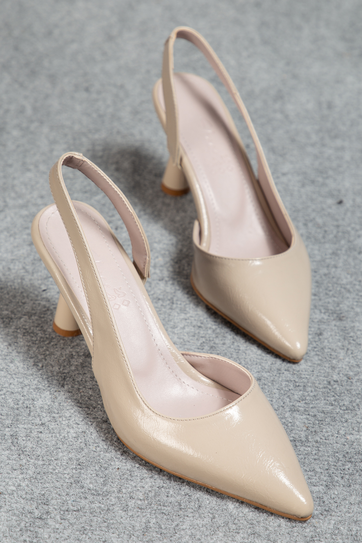 Camomile MD159 Wrinkle Spring Slim Toe Rubber Support Stylish Women's High Heels