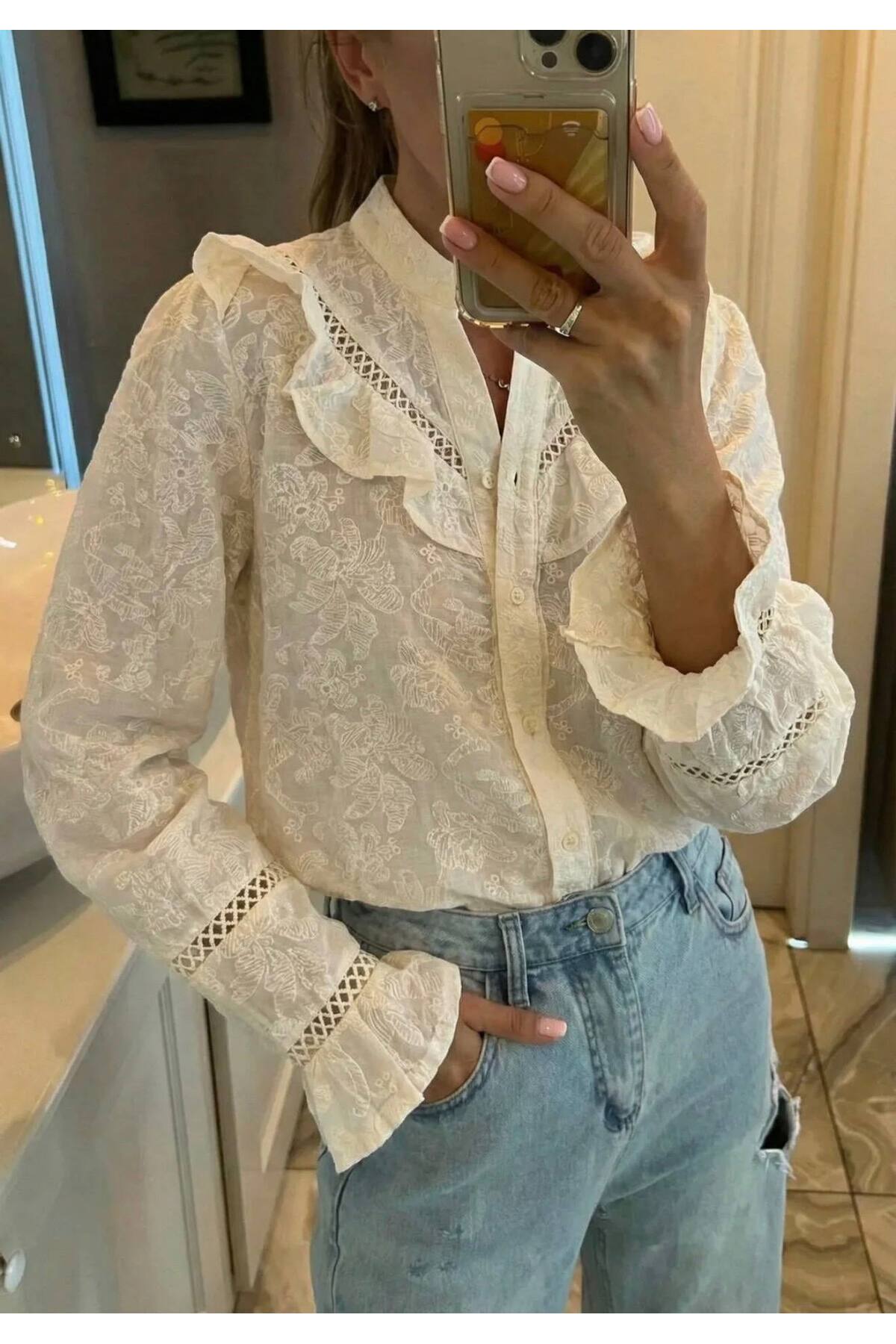 FancyWorld  Krem Nakışlı Dik Yaka Fırfırlı %80 Pamuk Vintage Gömlek