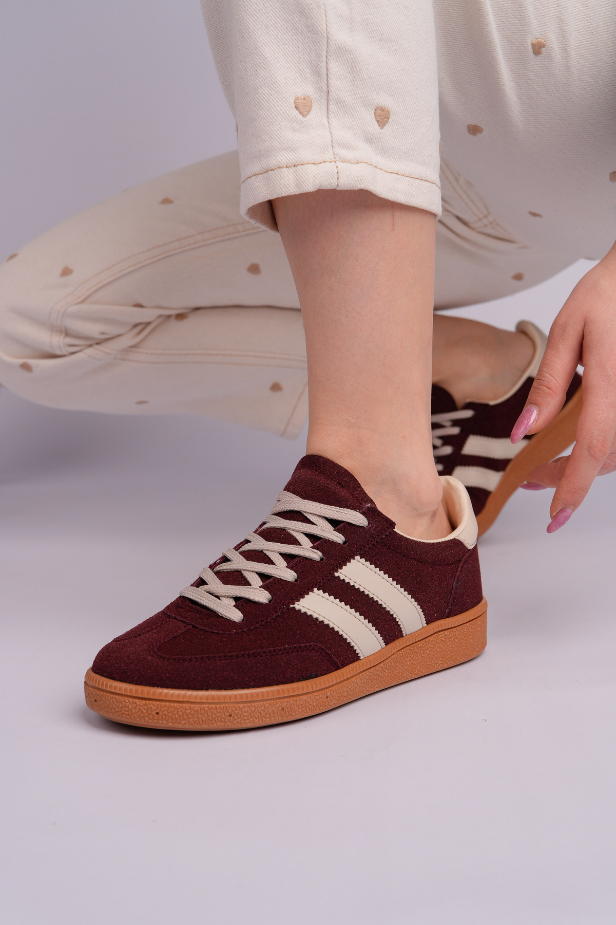 ALFHA  Süet Bordo Termo Taban Yanı Bej Şeritli Ortopedik Tabanlıklı Bağcıklı Spor Ayakkabı 88 - Görsel 4