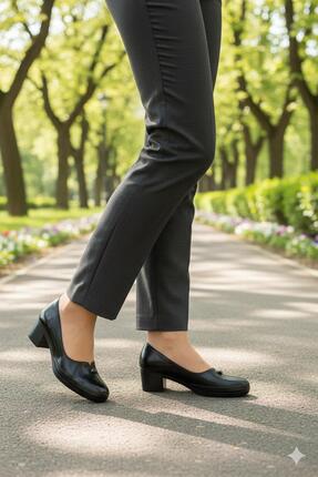 Biocomfort Siyah Rugan Hakiki Deri Kadın Günlük Topuklu Ayakkabı - Rahat Taban