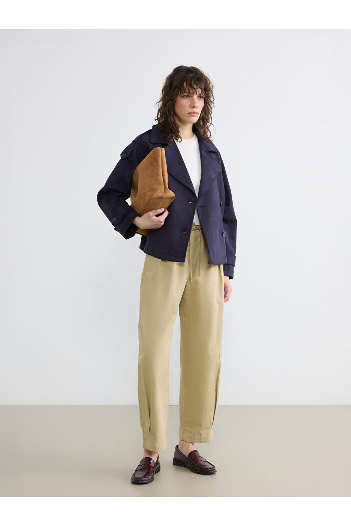 LC Waikiki  GiyÇık Store Lacivert Oversize Kadın Süet Görünümlü Trençkot - Görsel 4